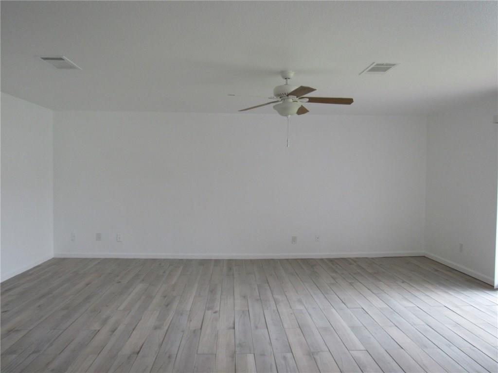 2107 Deer Creek TRL — photo 4