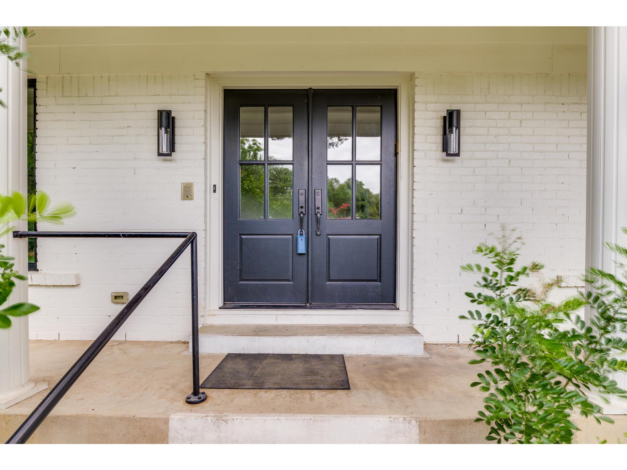 8700 Mountainwood CIR — photo 3