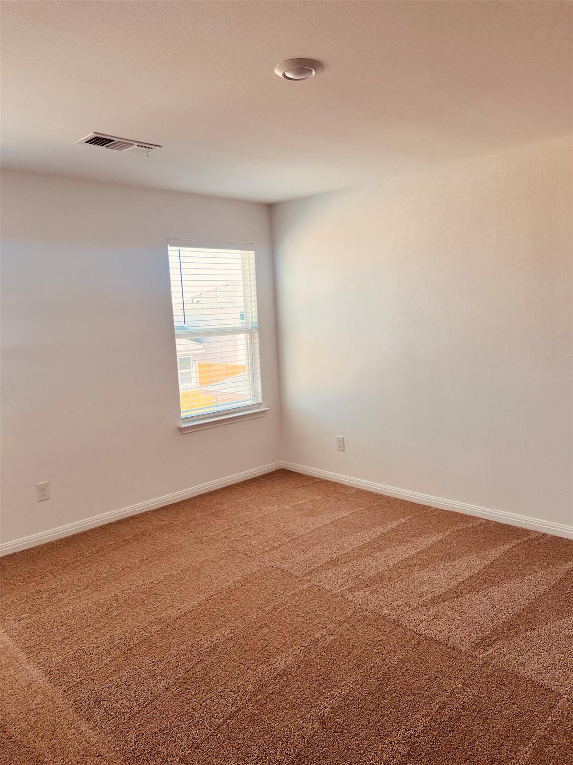 109 Fairfax LN — photo 3