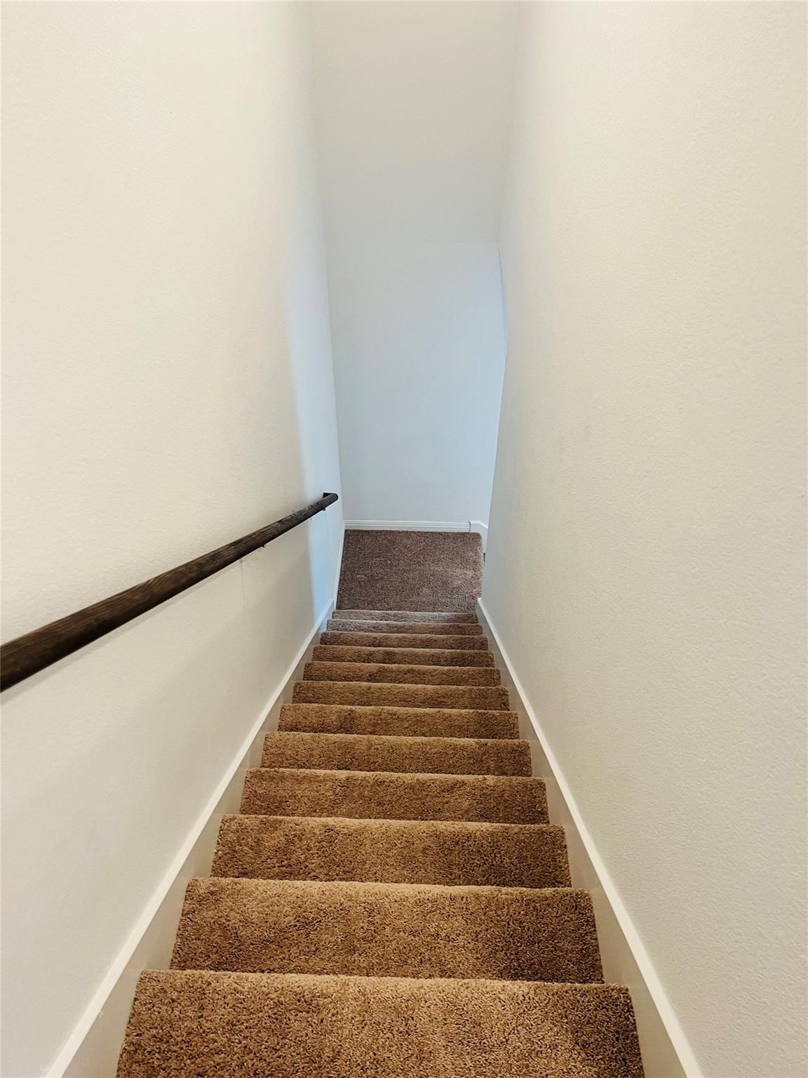 109 Fairfax LN — photo 4