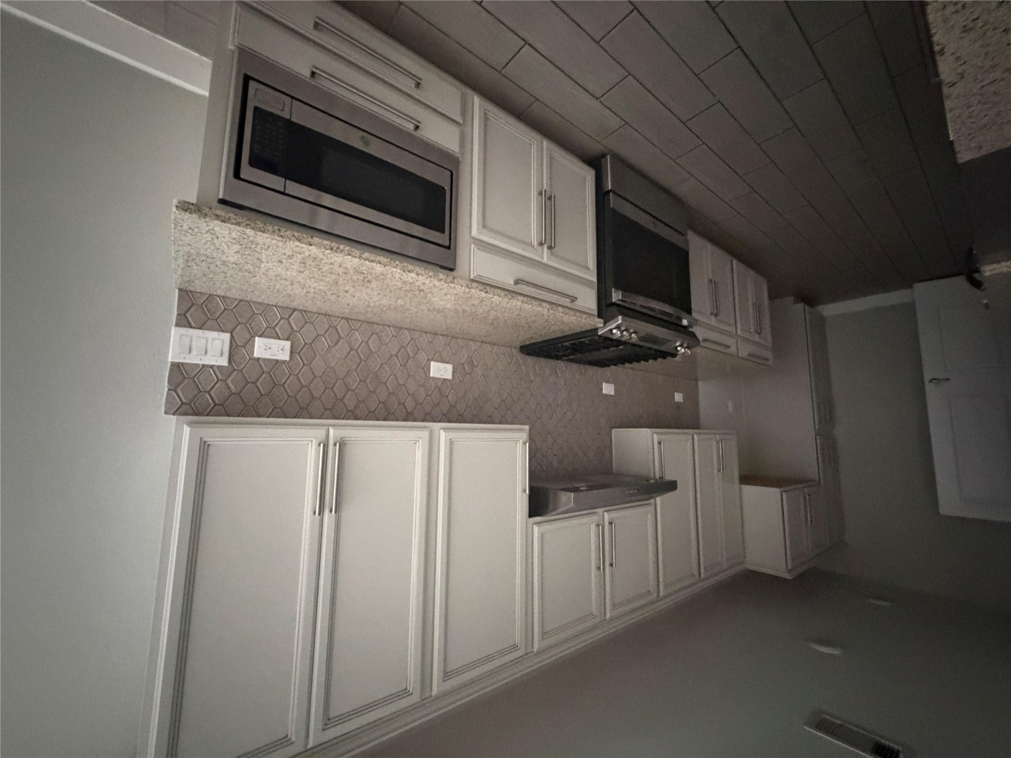 2411 Sunset Mist LN — photo 3