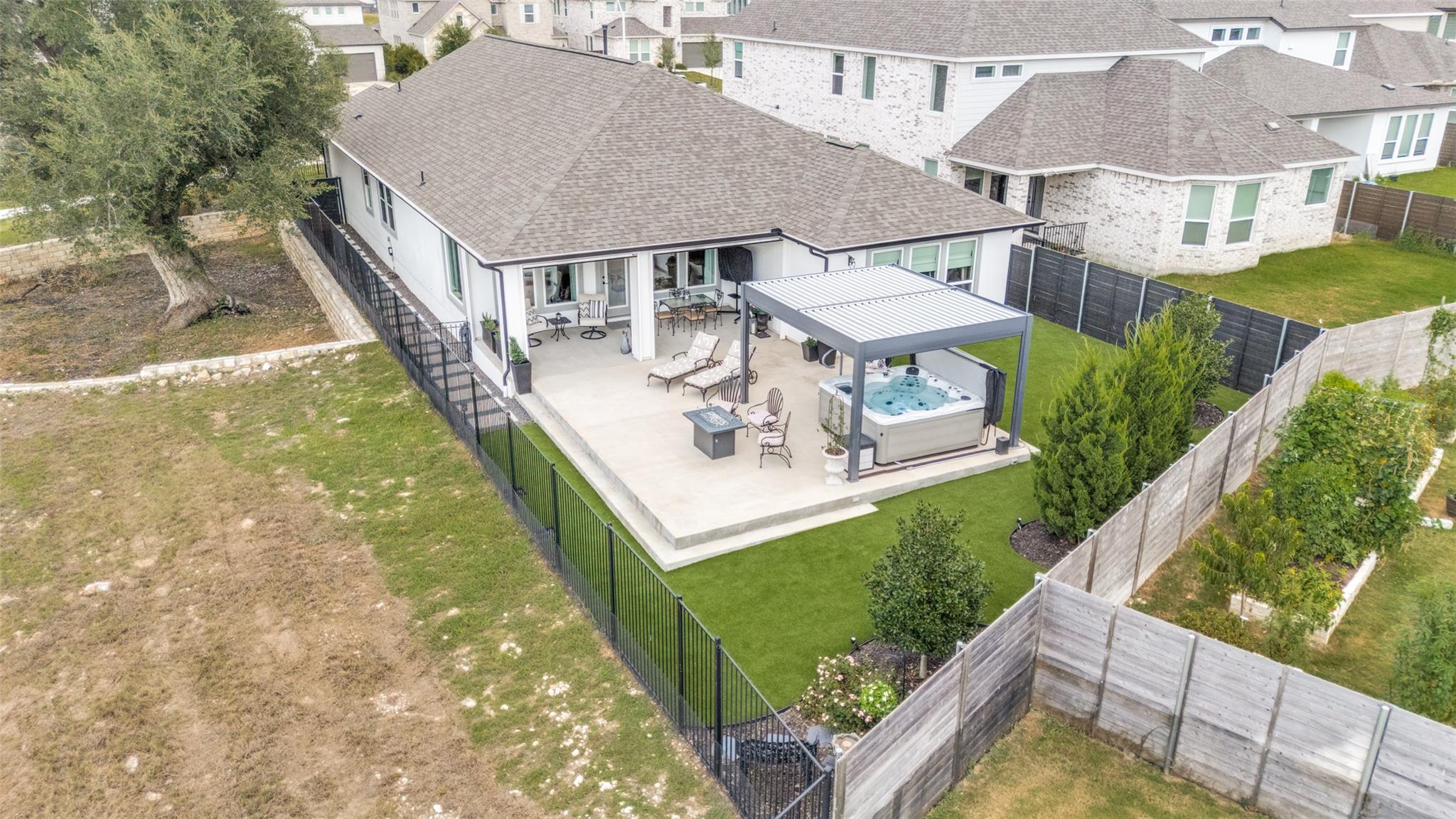 409 Gridiron CV — photo 3