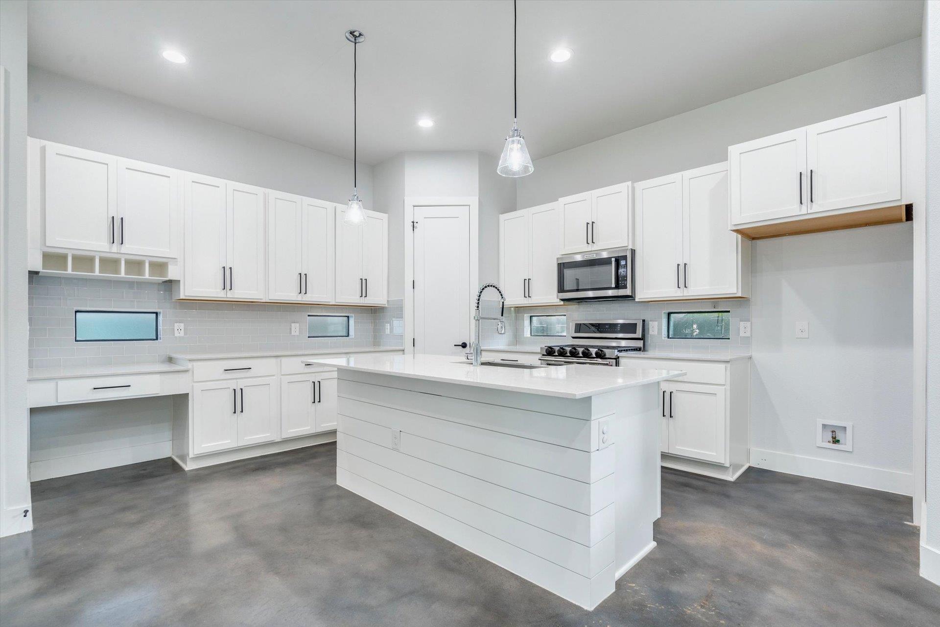 302 Irma DR #1 — photo 5