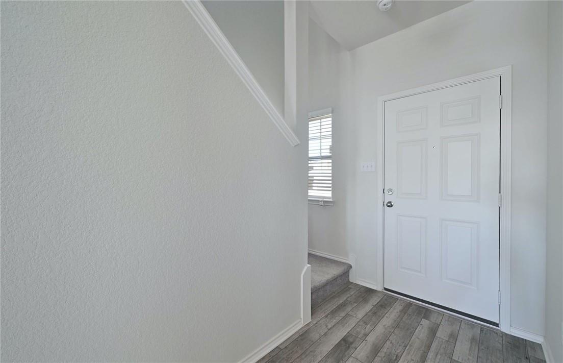 147 Longstraw DR — photo 5