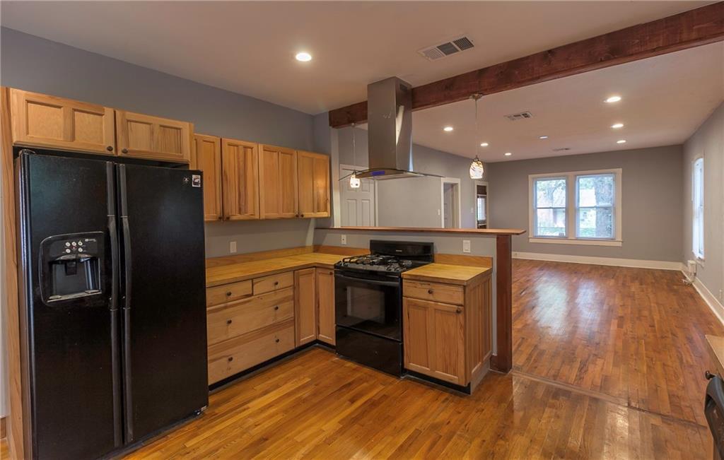 4517 Avenue F — photo 3