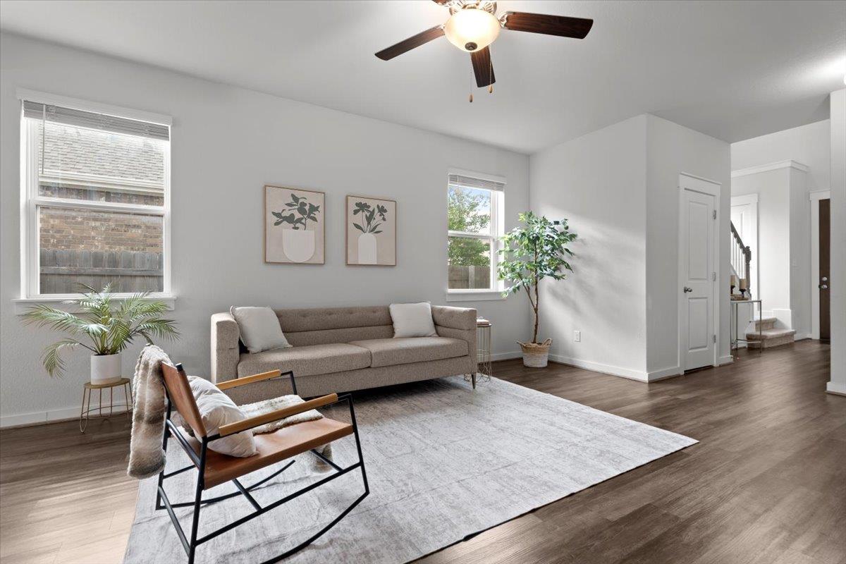 321 Buffalo View LN — photo 4