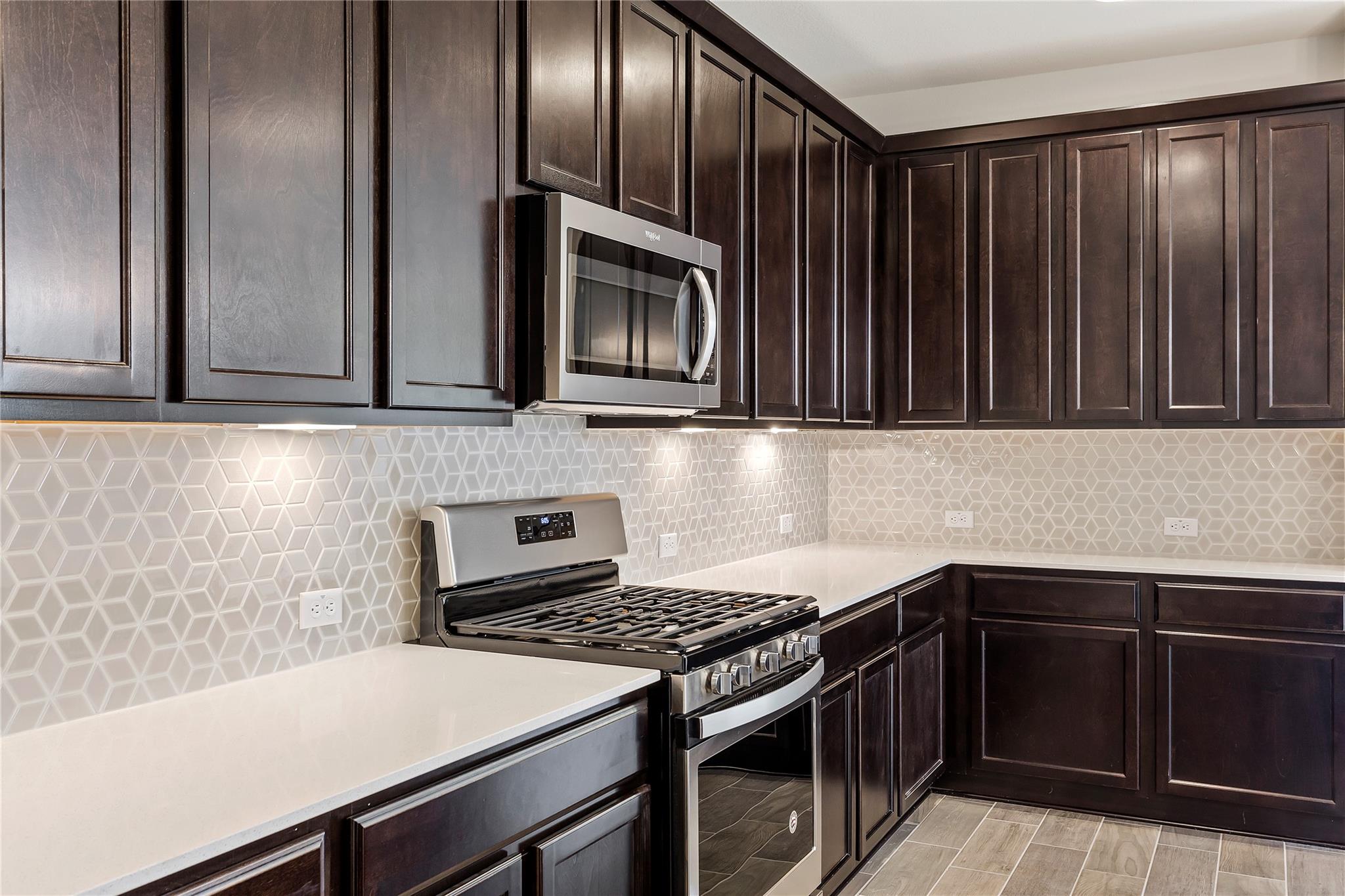 9105 White Coral DR — photo 4