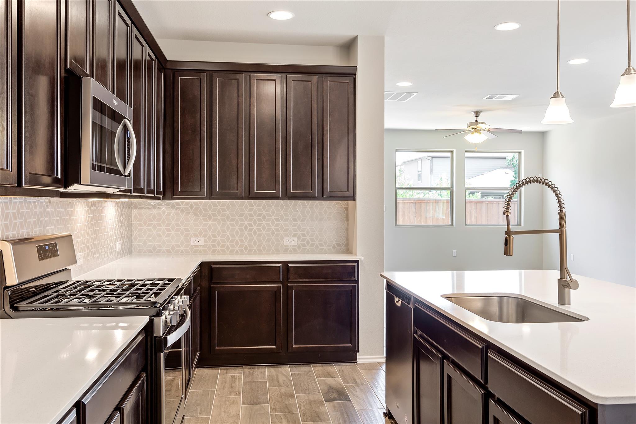 9105 White Coral DR — photo 5