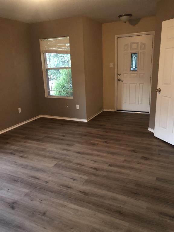 211 Woodley RD — photo 4