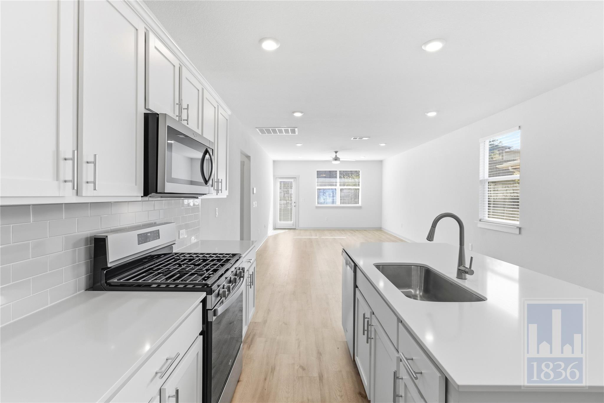 8129 Linnie LN — photo 5