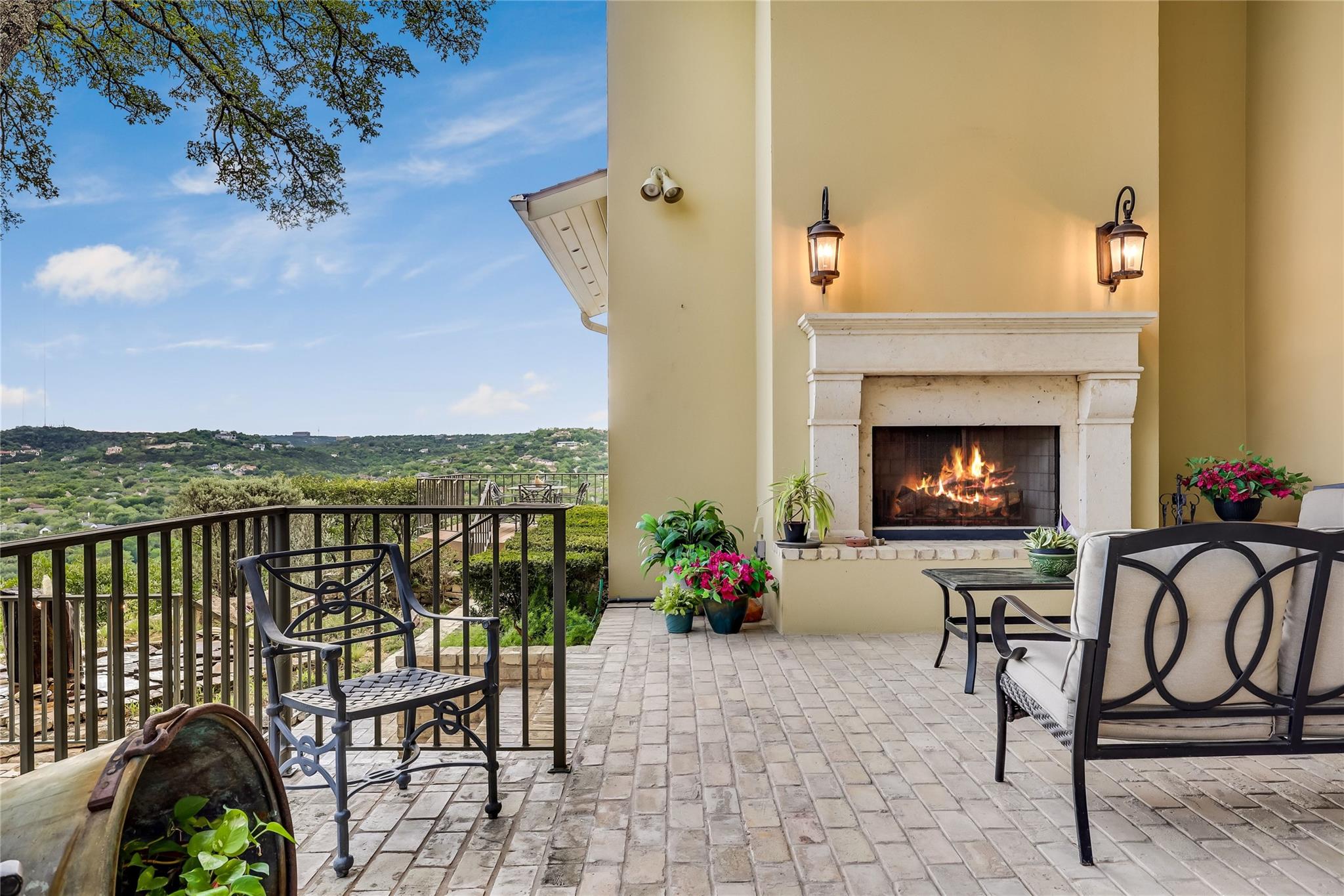 3418 Mount Bonnell CIR — photo 5