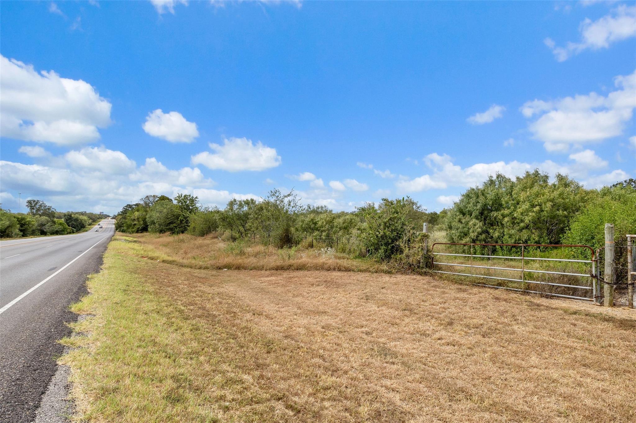 827 FM 671 — photo 4
