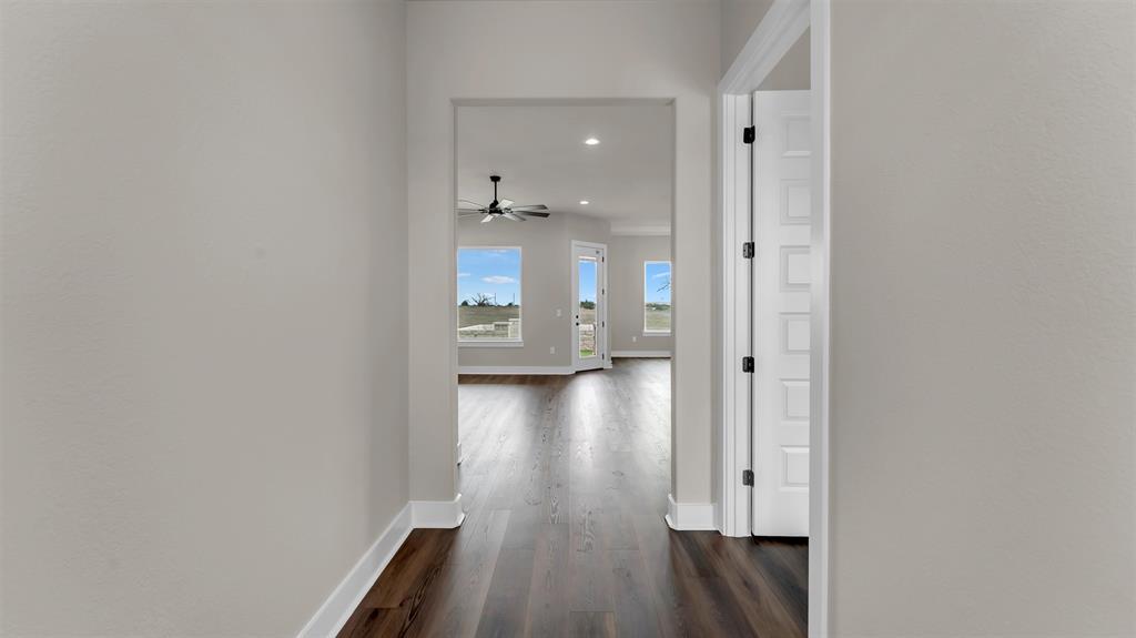 379 Prairie Point DR — photo 3