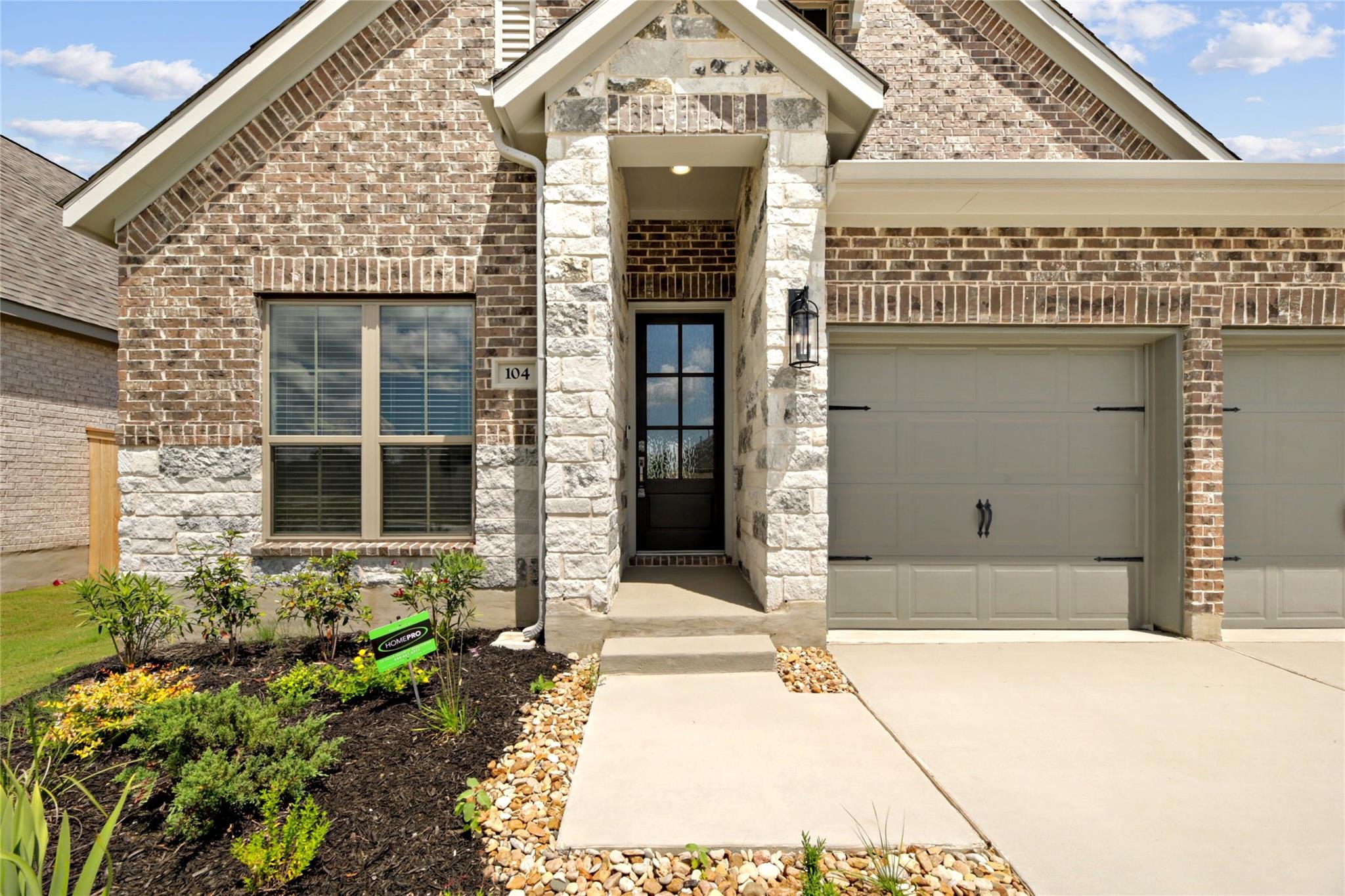 104 Chinaberry BND — photo 3