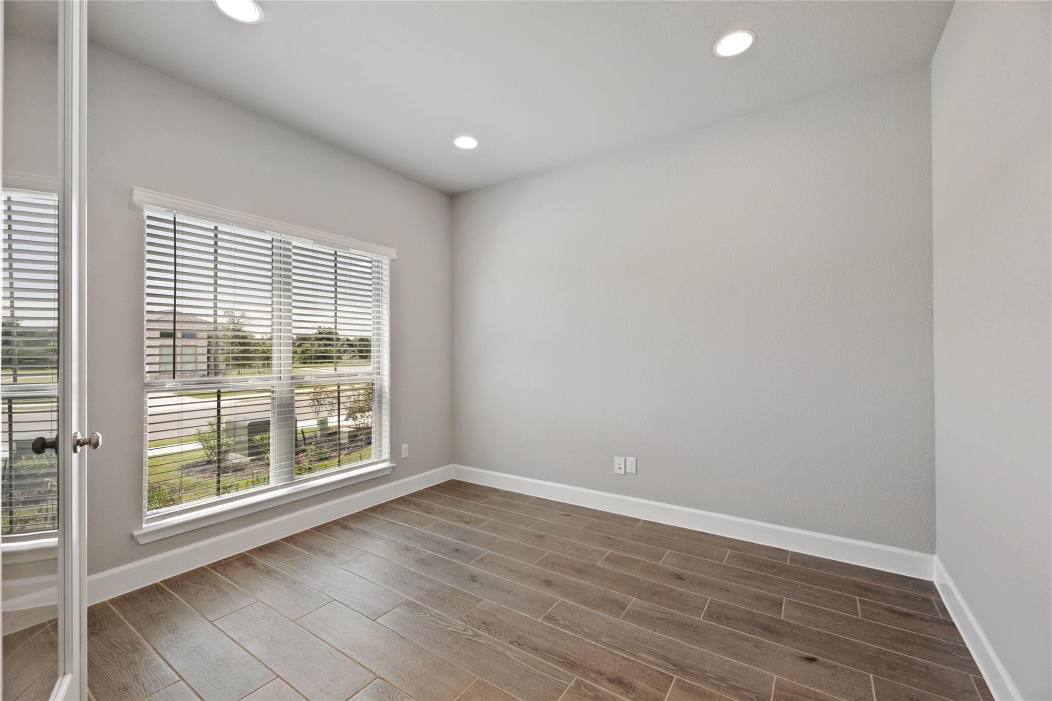 104 Chinaberry BND — photo 5