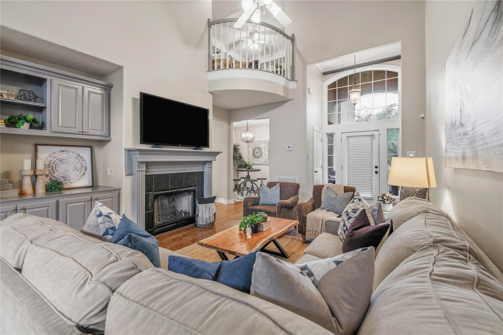 305 Chimney Hill DR — photo 4