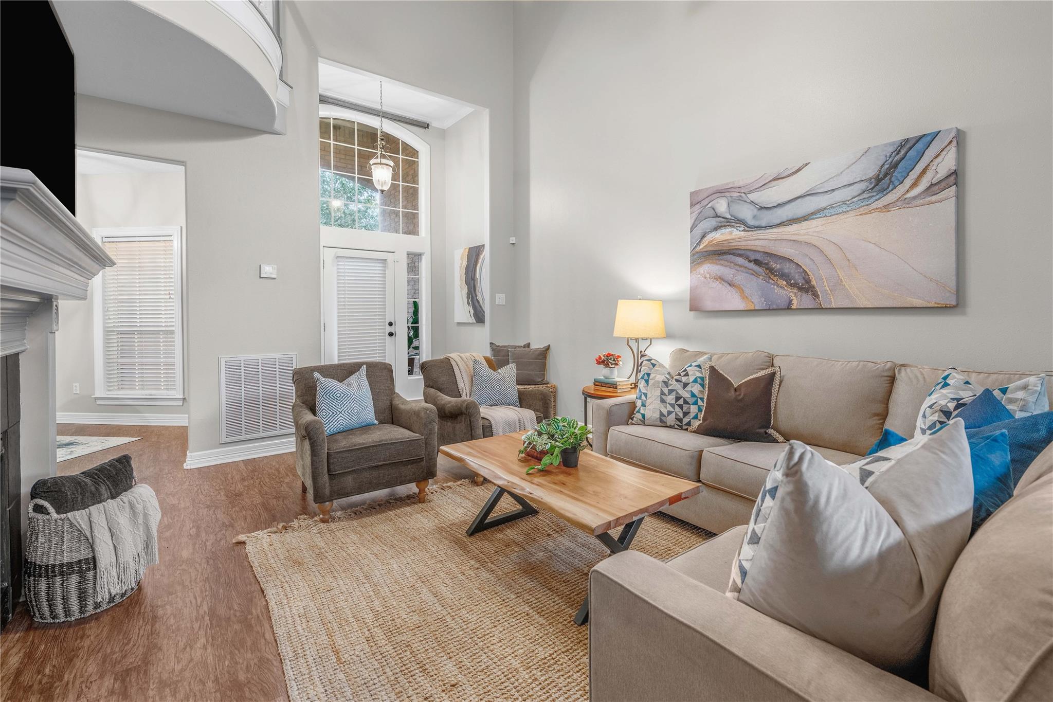 305 Chimney Hill DR — photo 5