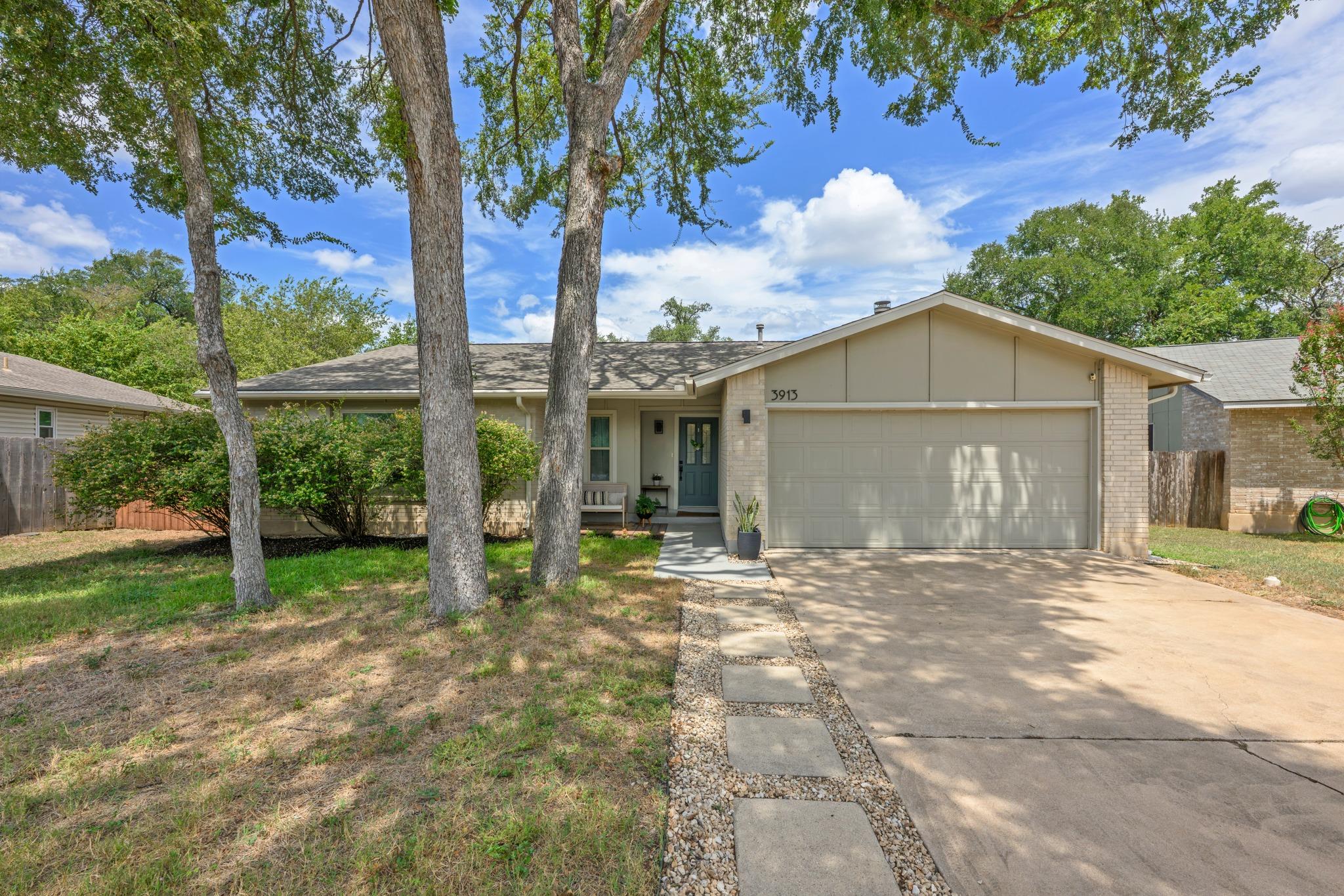 3913 Leafield DR — photo 3