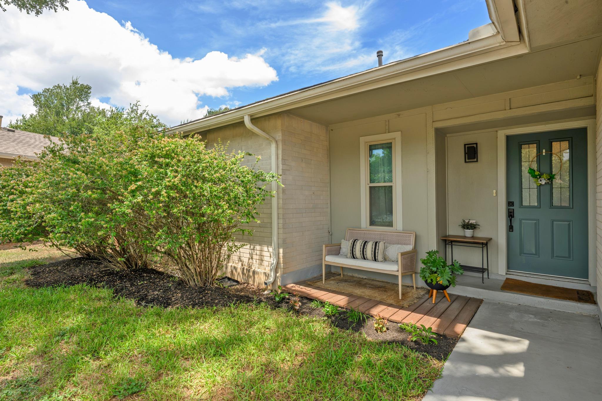 3913 Leafield DR — photo 4