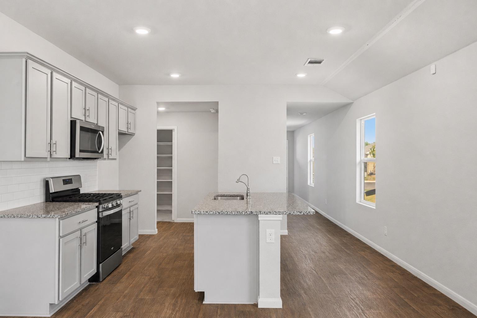 237 Spider Lily DR — photo 3