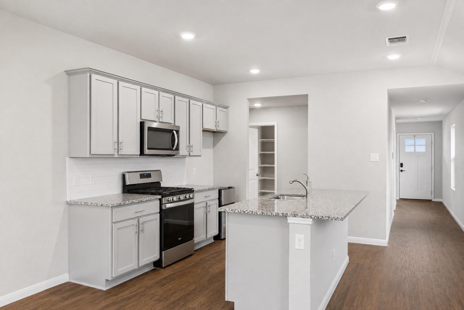 237 Spider Lily DR — photo 4