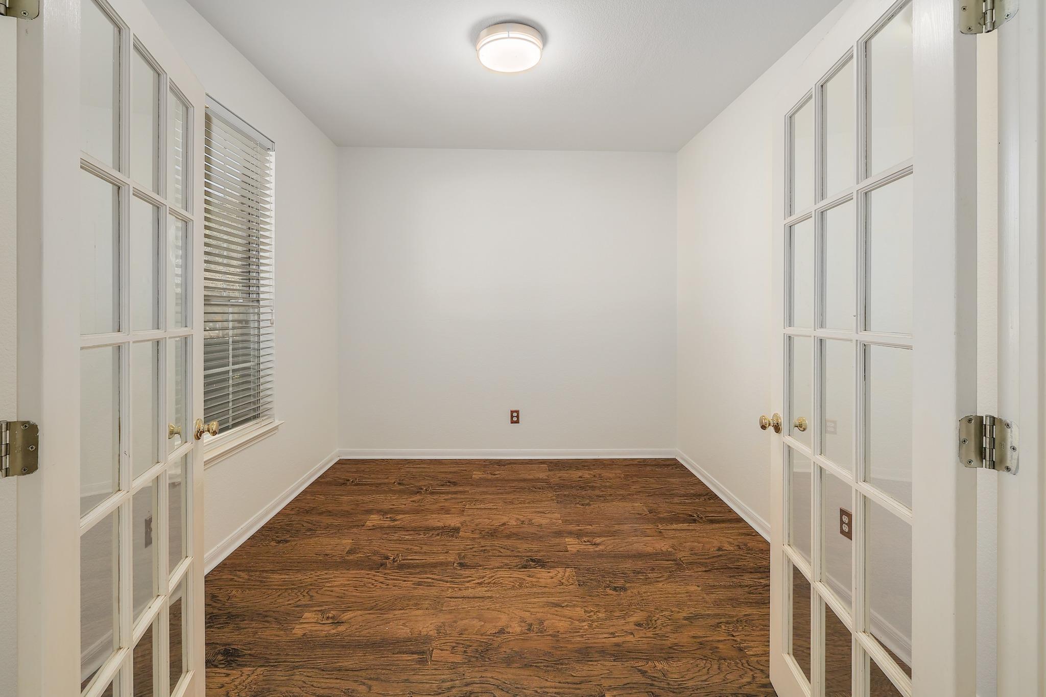 2023 Wood Glen DR — photo 4
