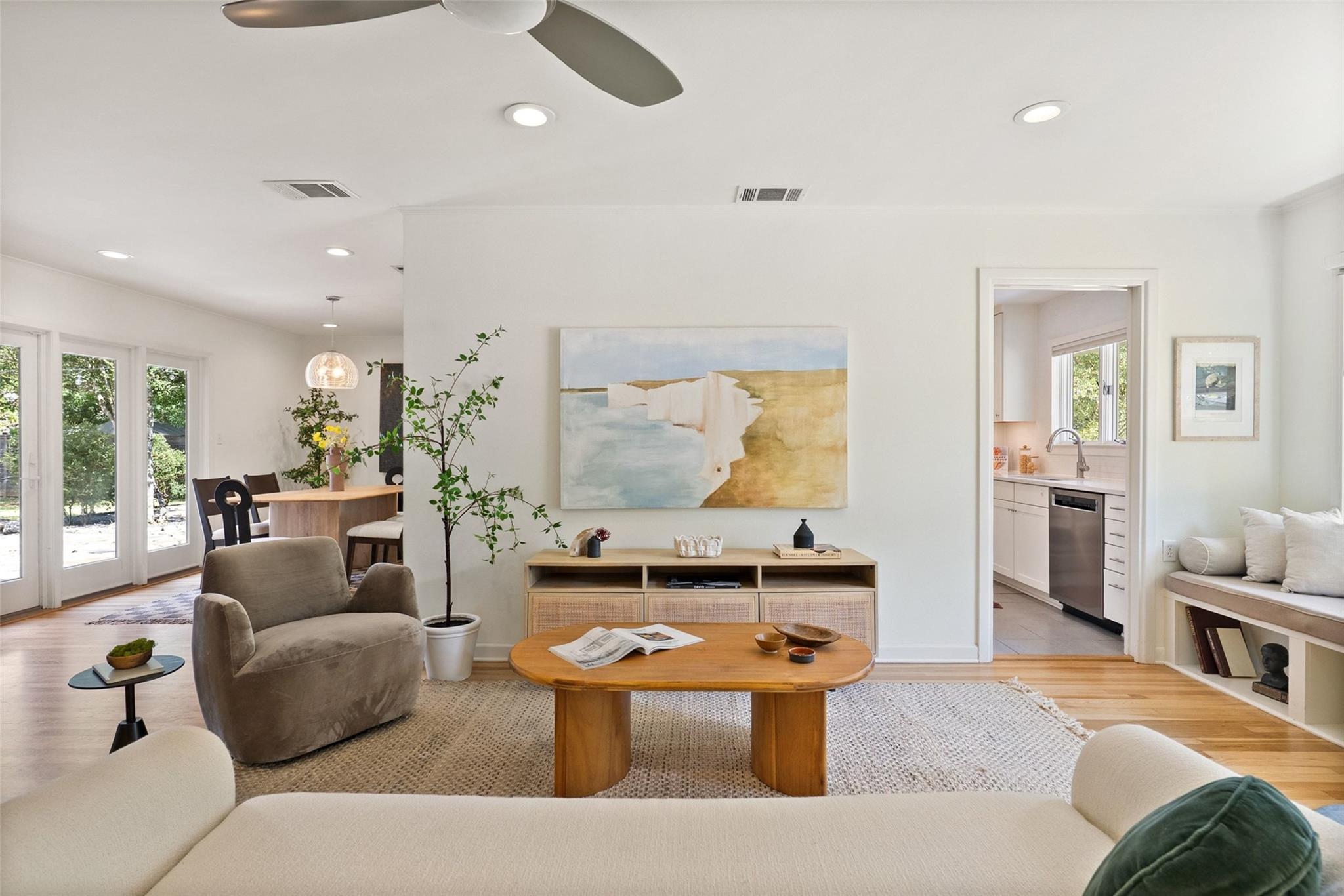 2700 Addison Ave — photo 4