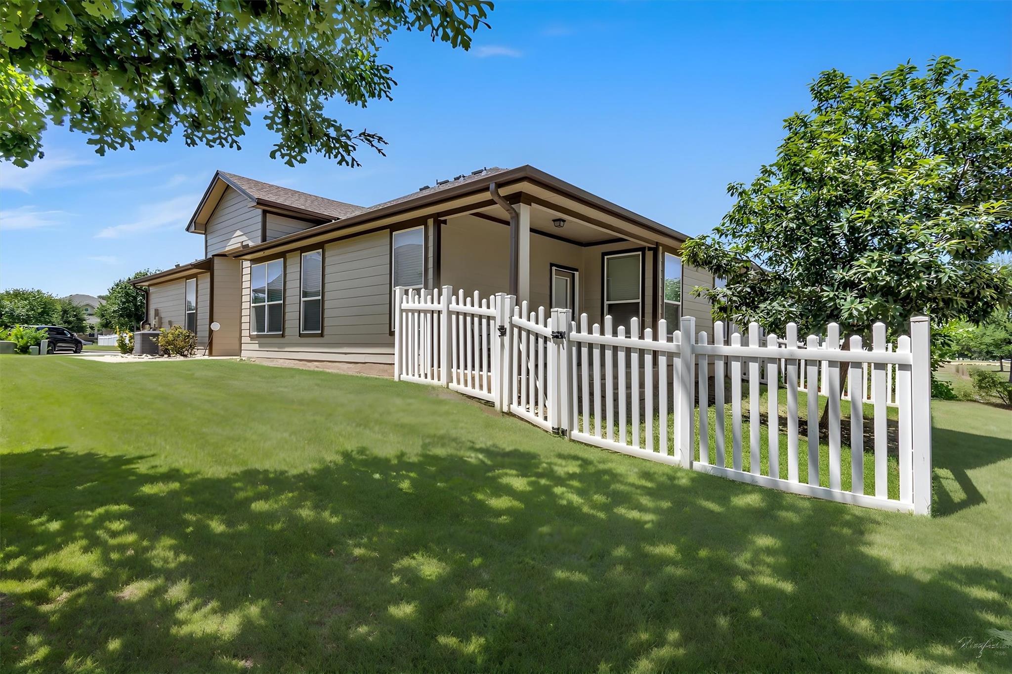 711 Rolling Oak DR #123 — photo 3