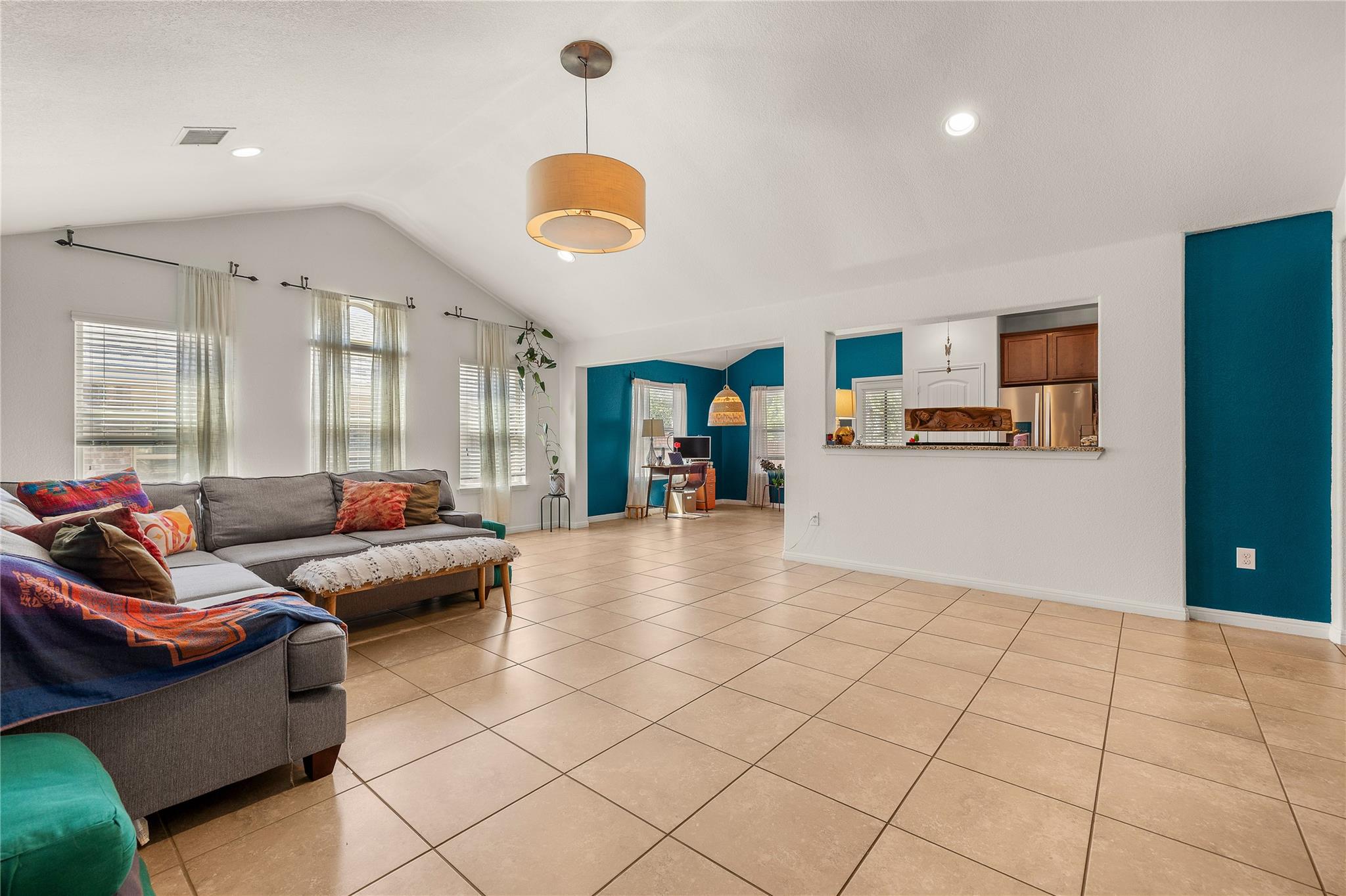 633 Schefer ST — photo 5