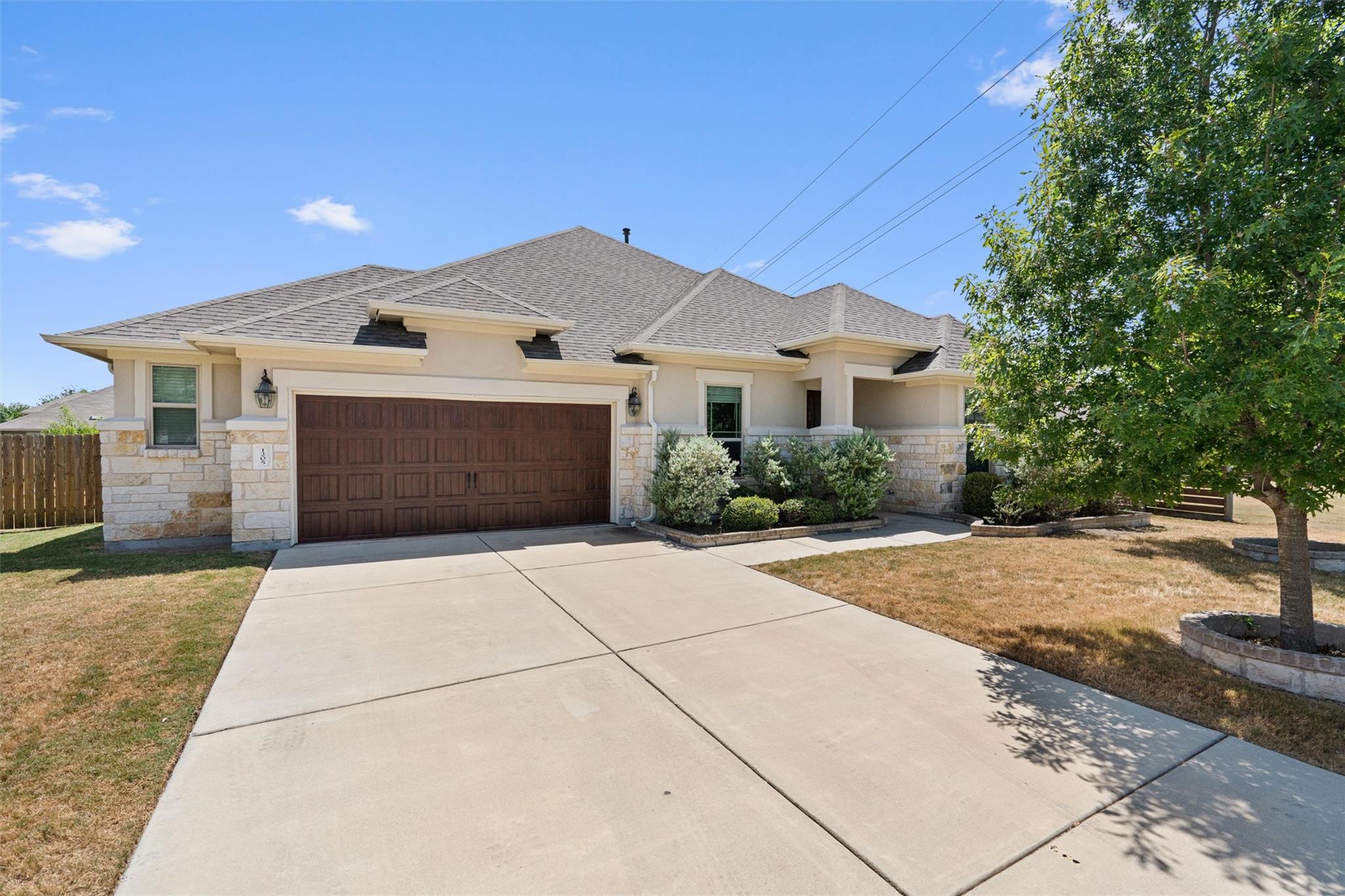 1205 Knowles DR — photo 3