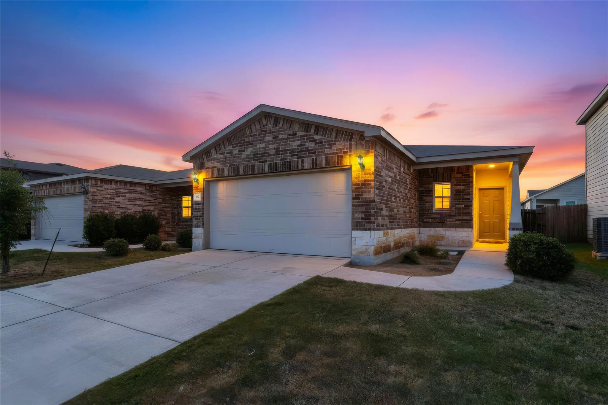 137 Miracle DR
