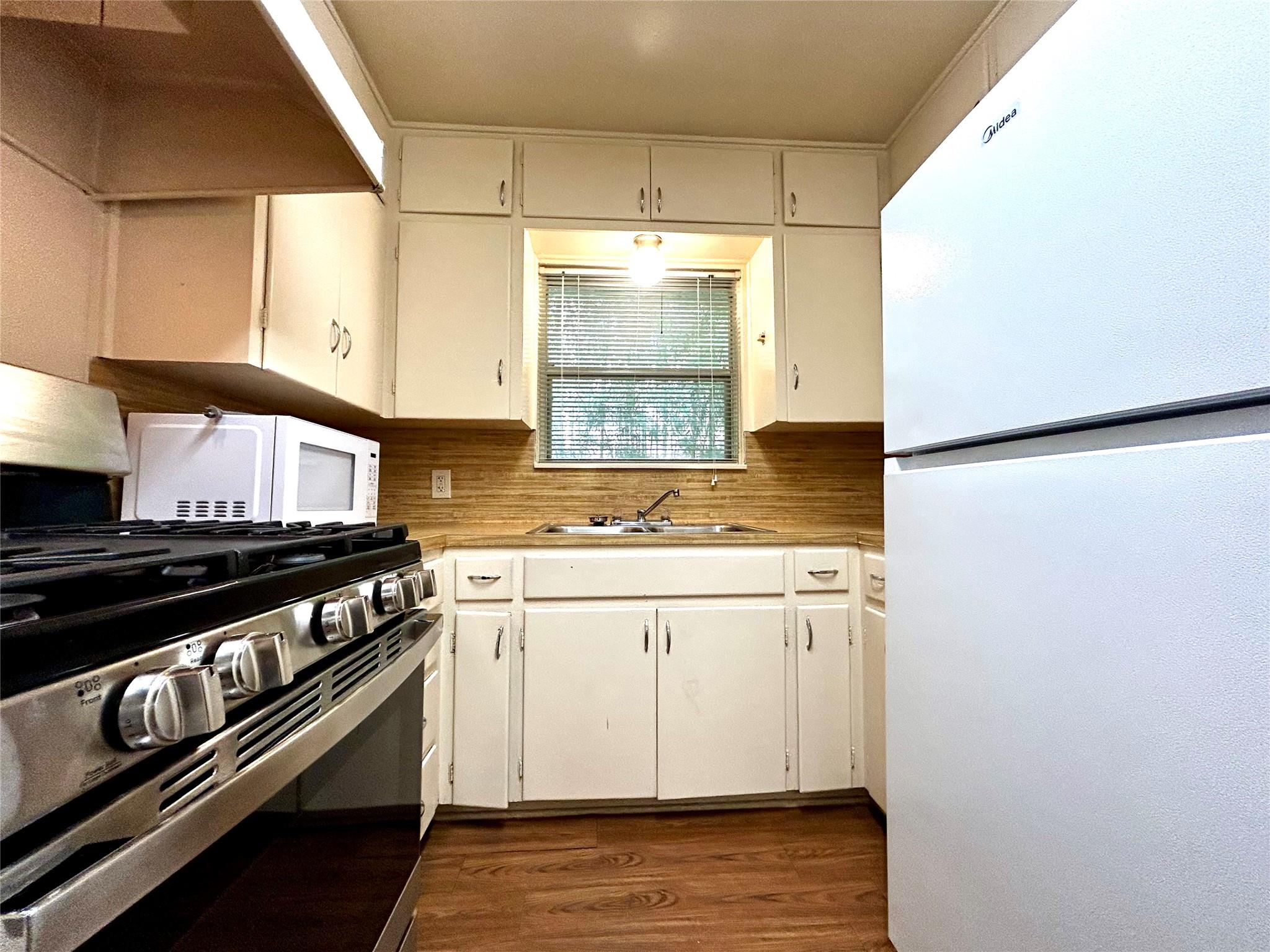 607 Bellevue PL #A — photo 5