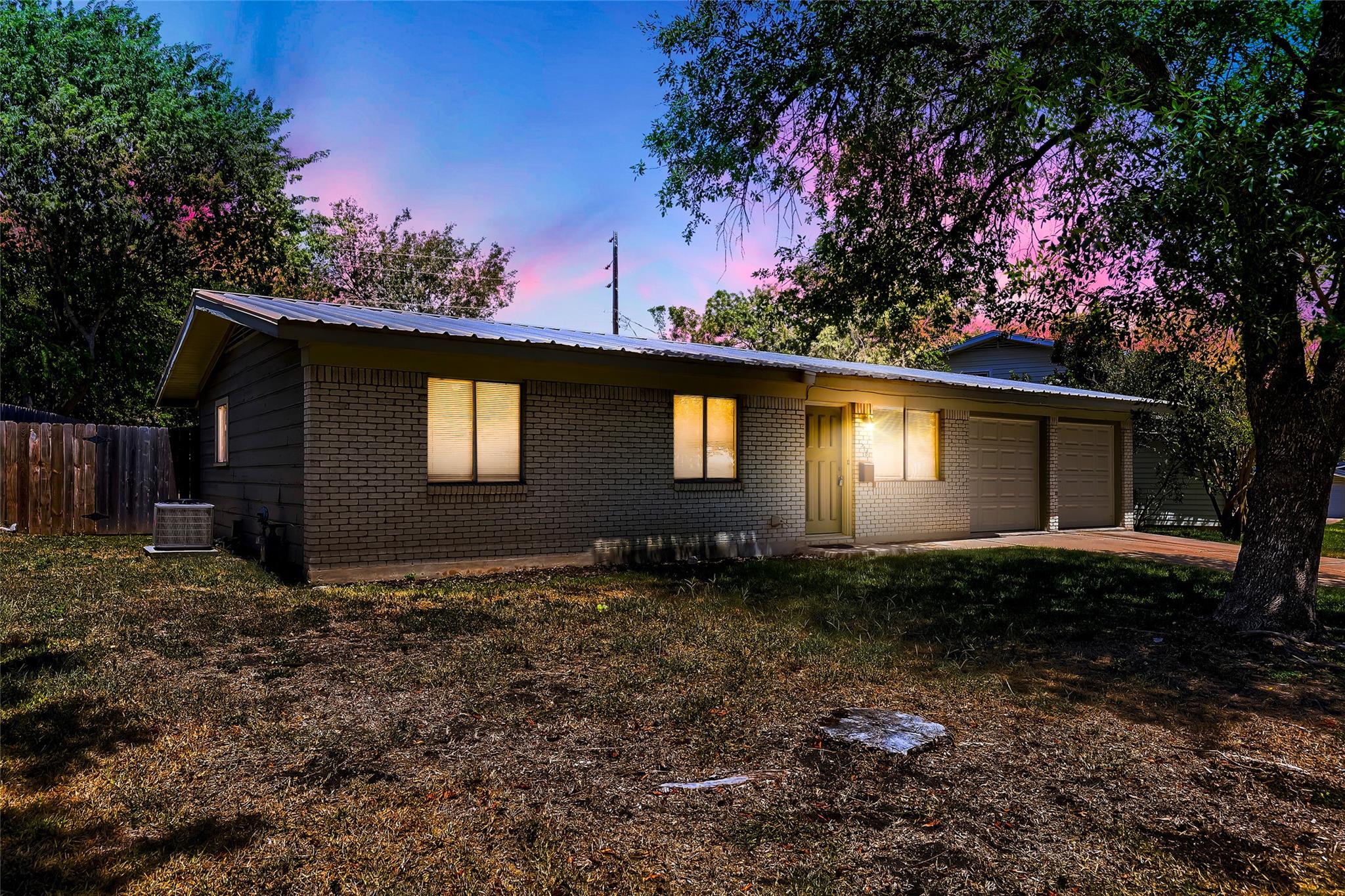 8518 Brookfield DR — photo 3