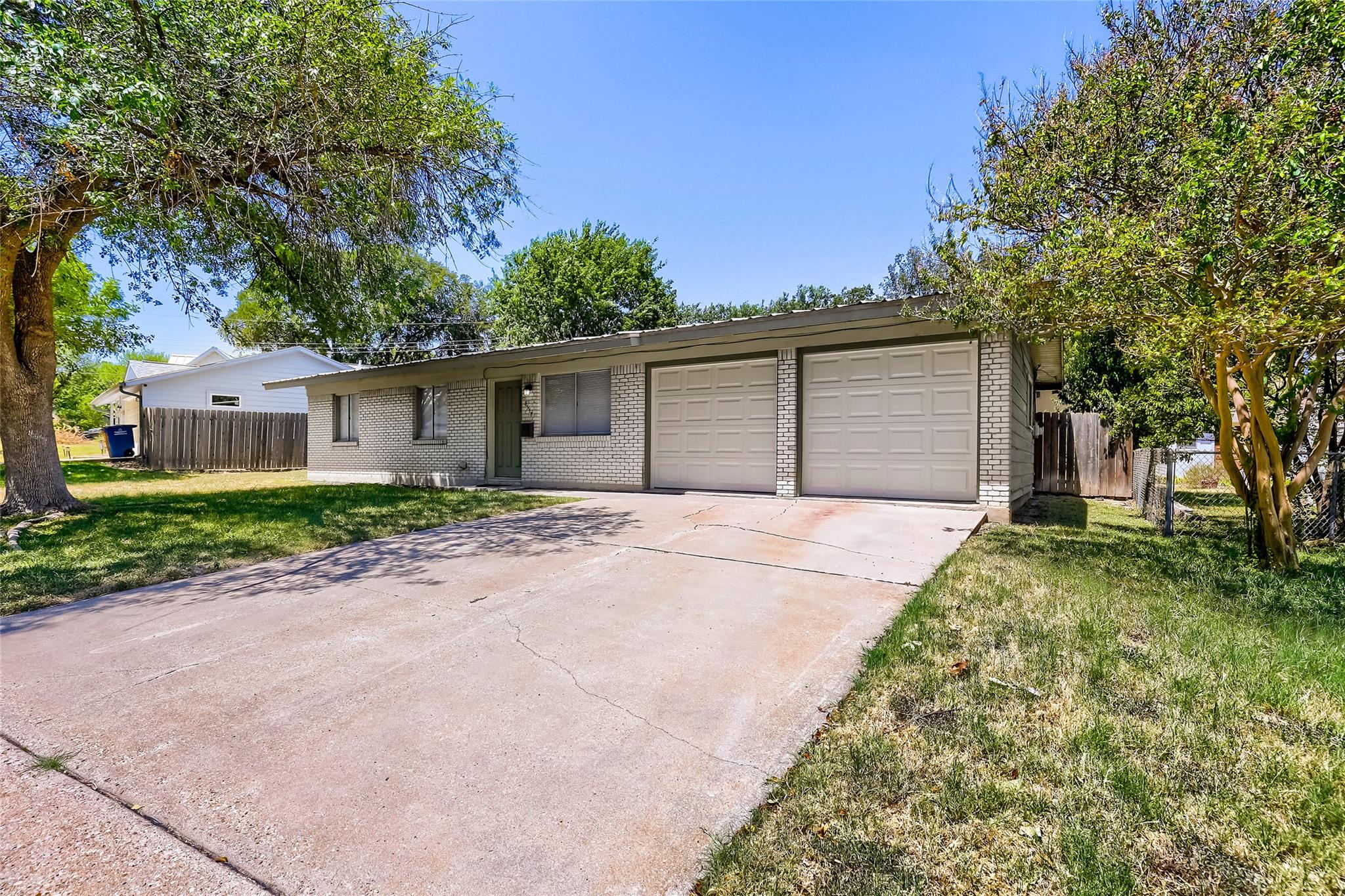 8518 Brookfield DR — photo 4
