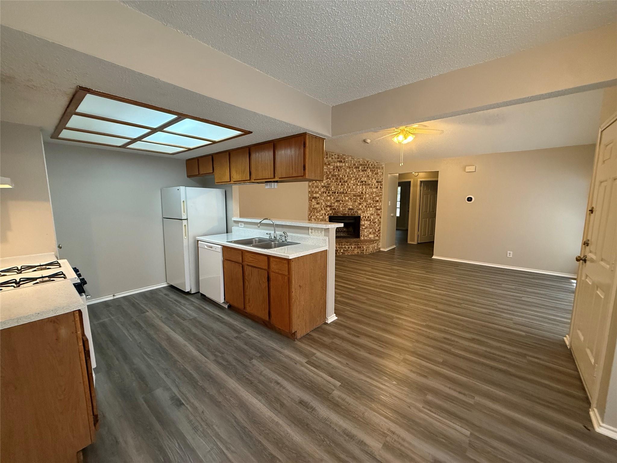 9313 Kempler DR #B — photo 3