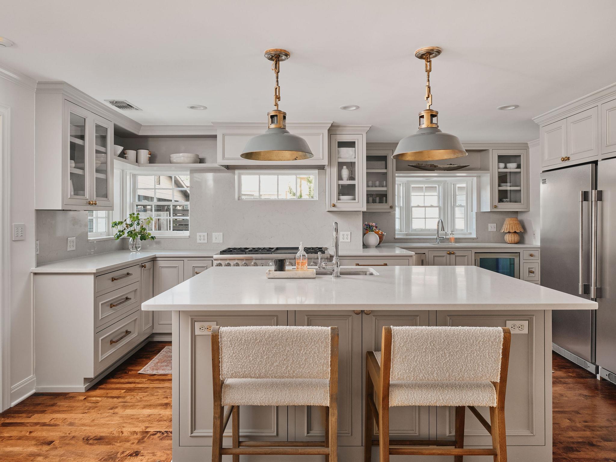 2412 Jarratt Ave — photo 4