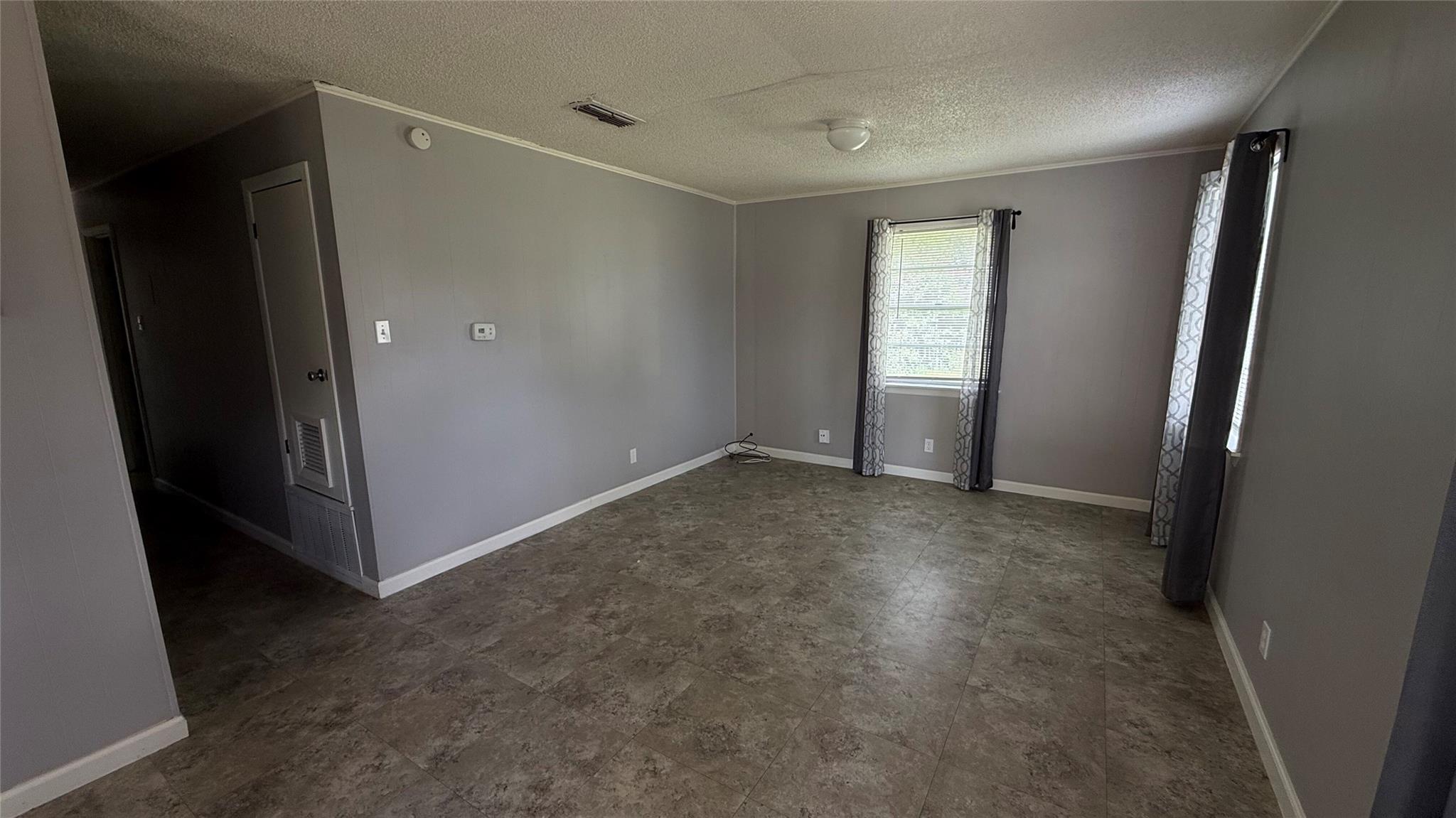 806 8th ST — photo 3