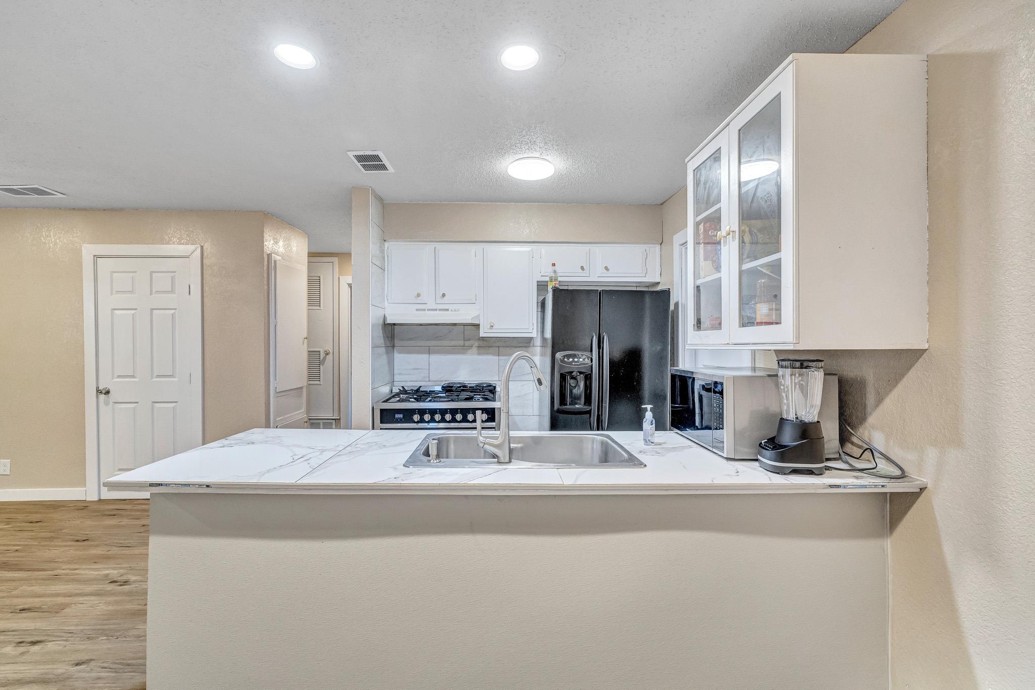 205 Liverpool DR — photo 4