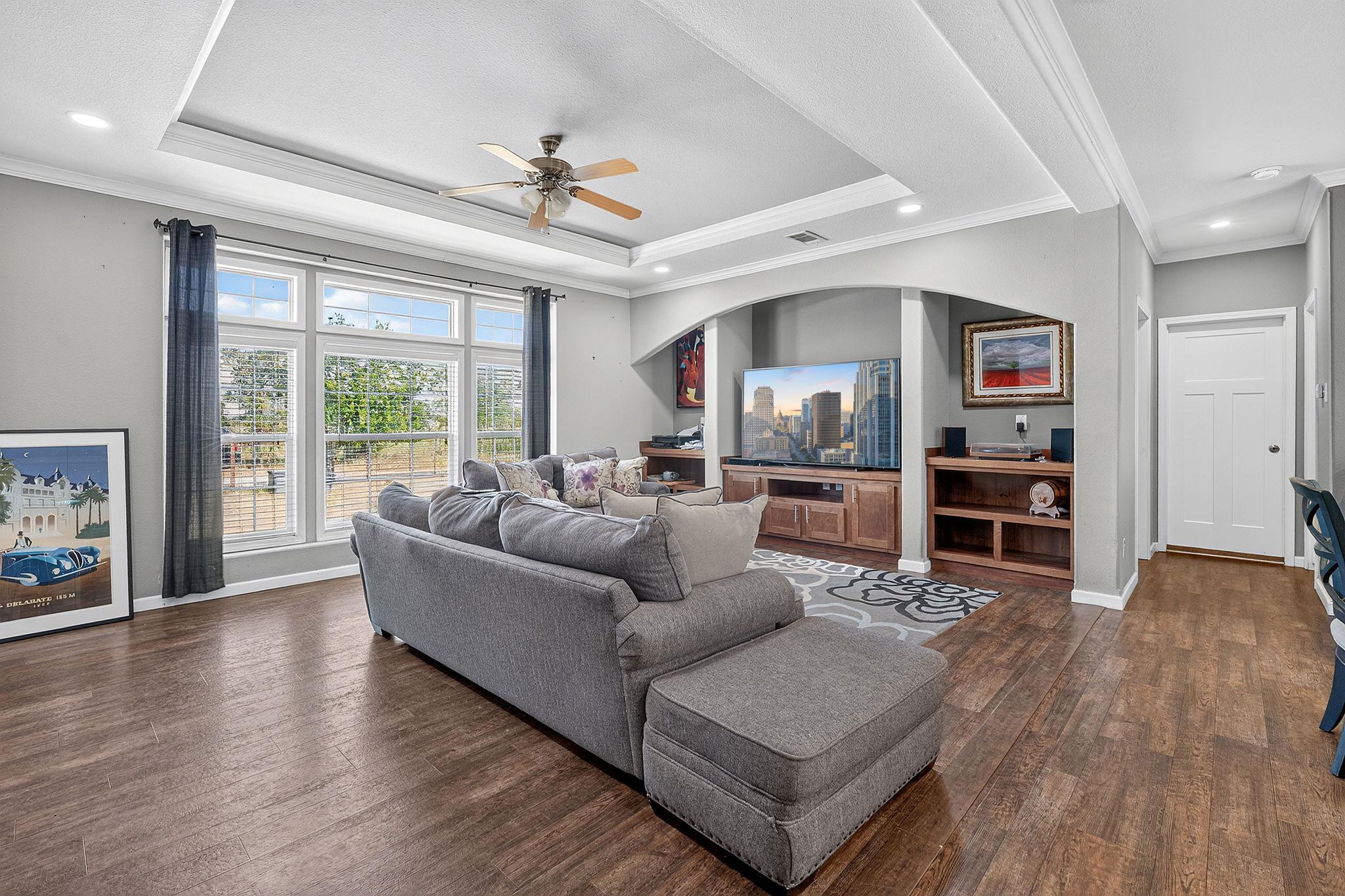 615 Green Acre DR — photo 5