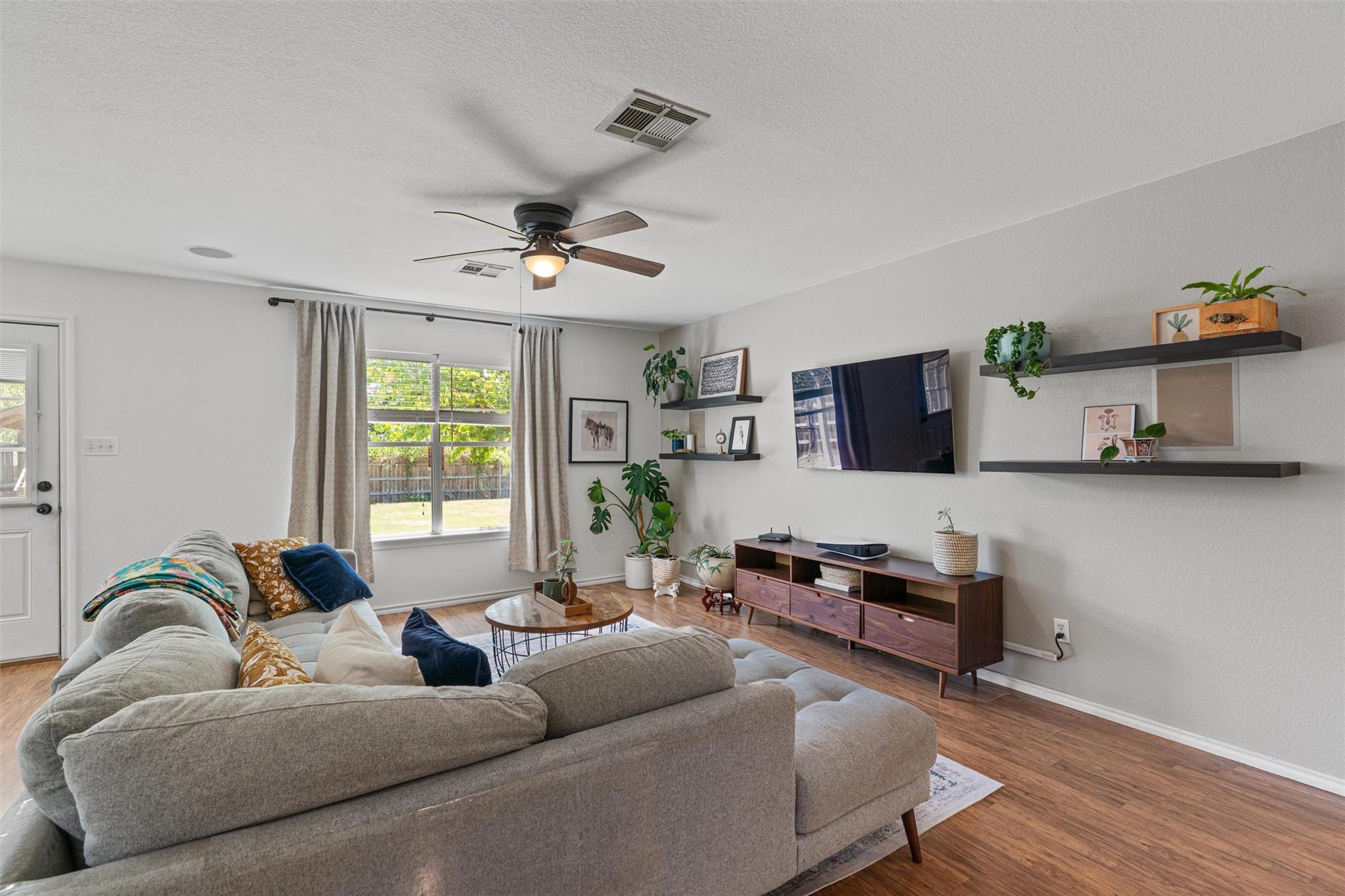 303 Almquist ST — photo 4