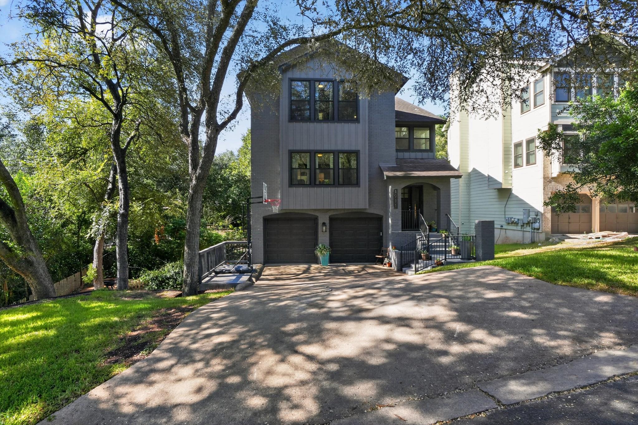1911 Stoneridge RD