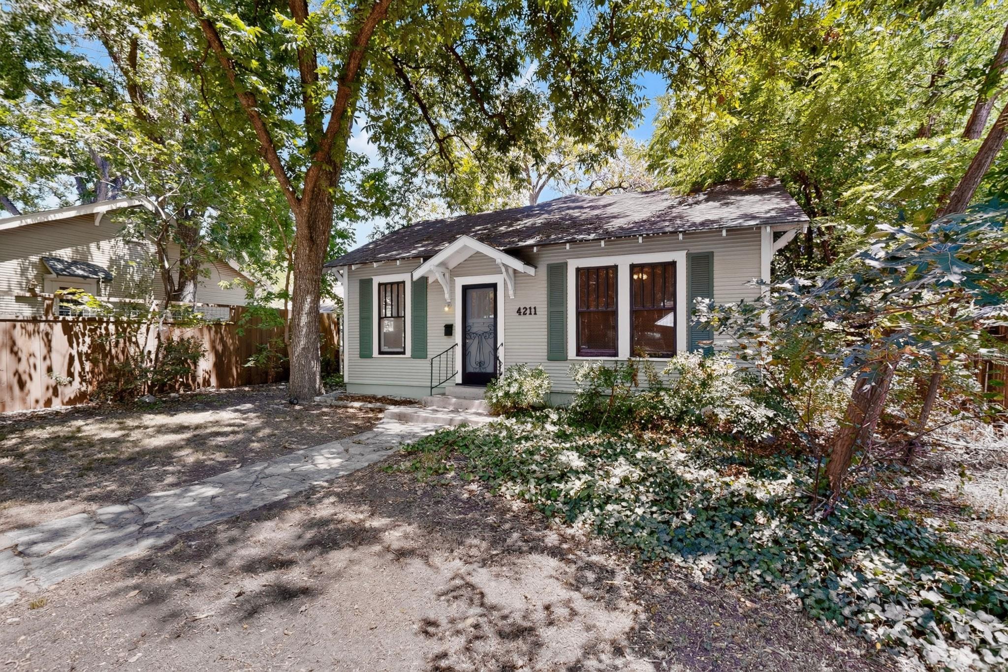 4211 Avenue B — photo 3