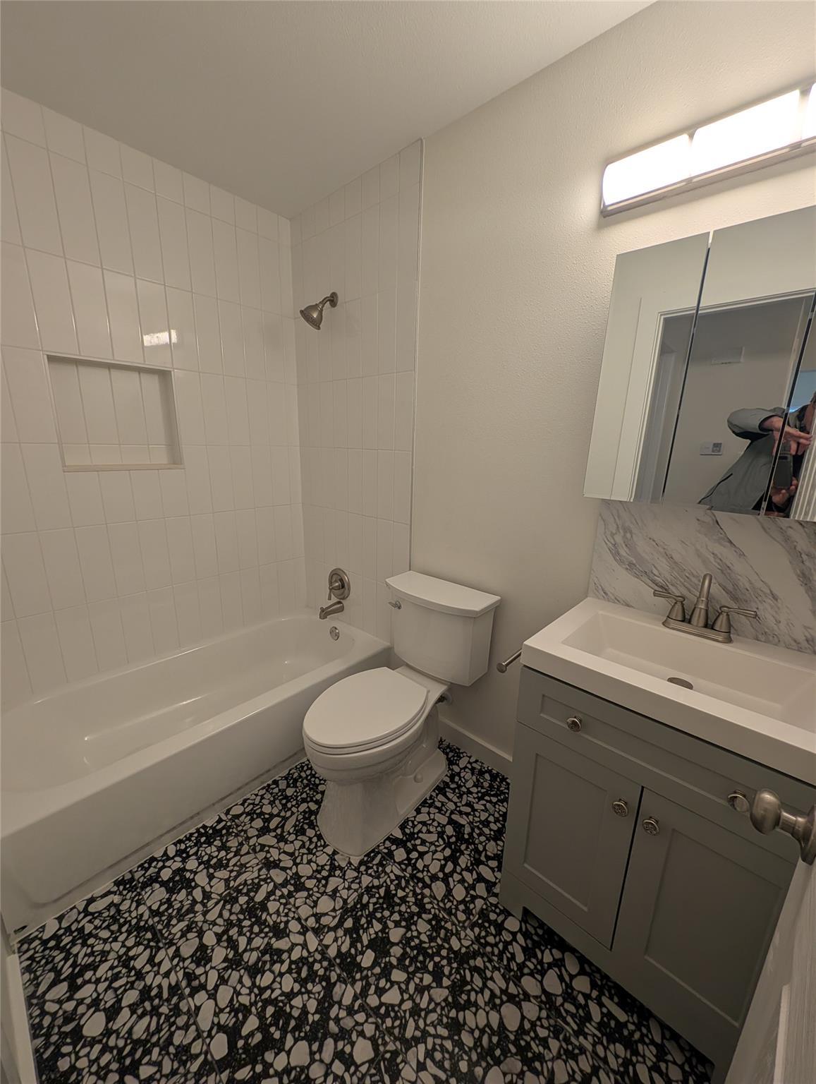 2905 Parker LN #B — photo 4