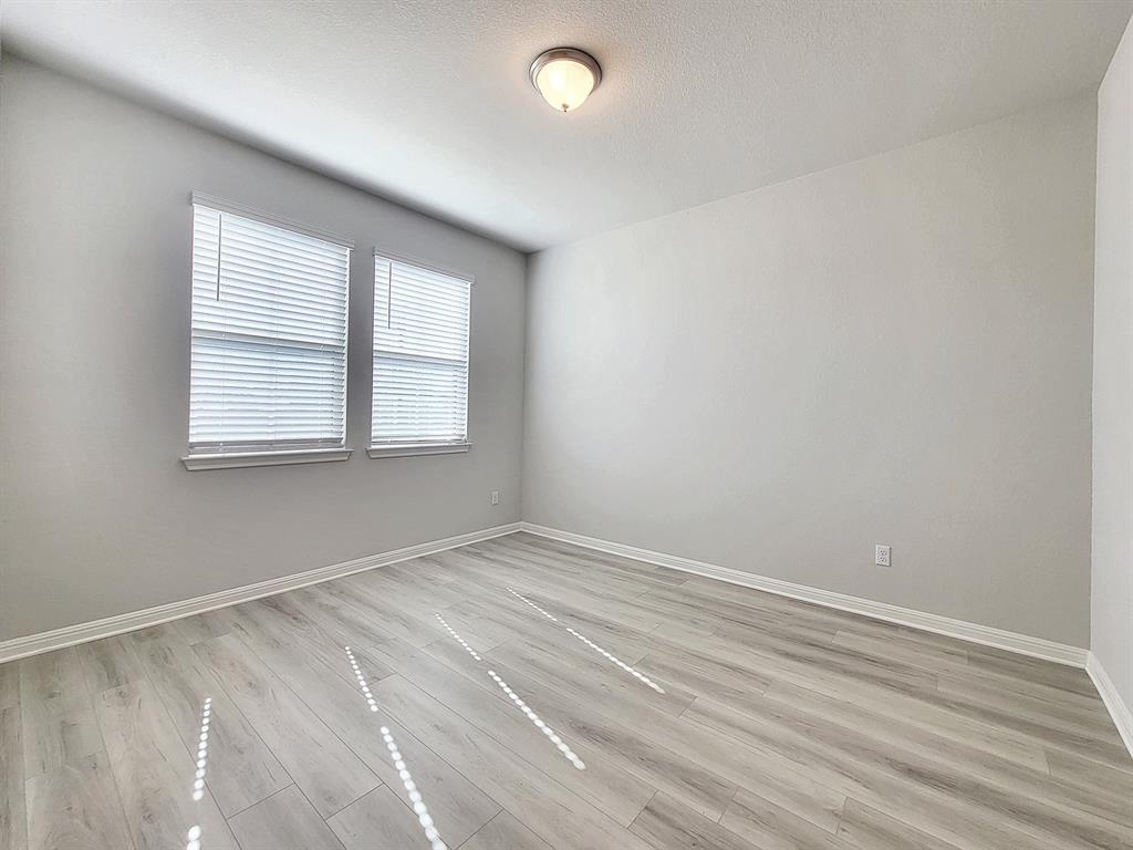 2044 Arendale DR — photo 3