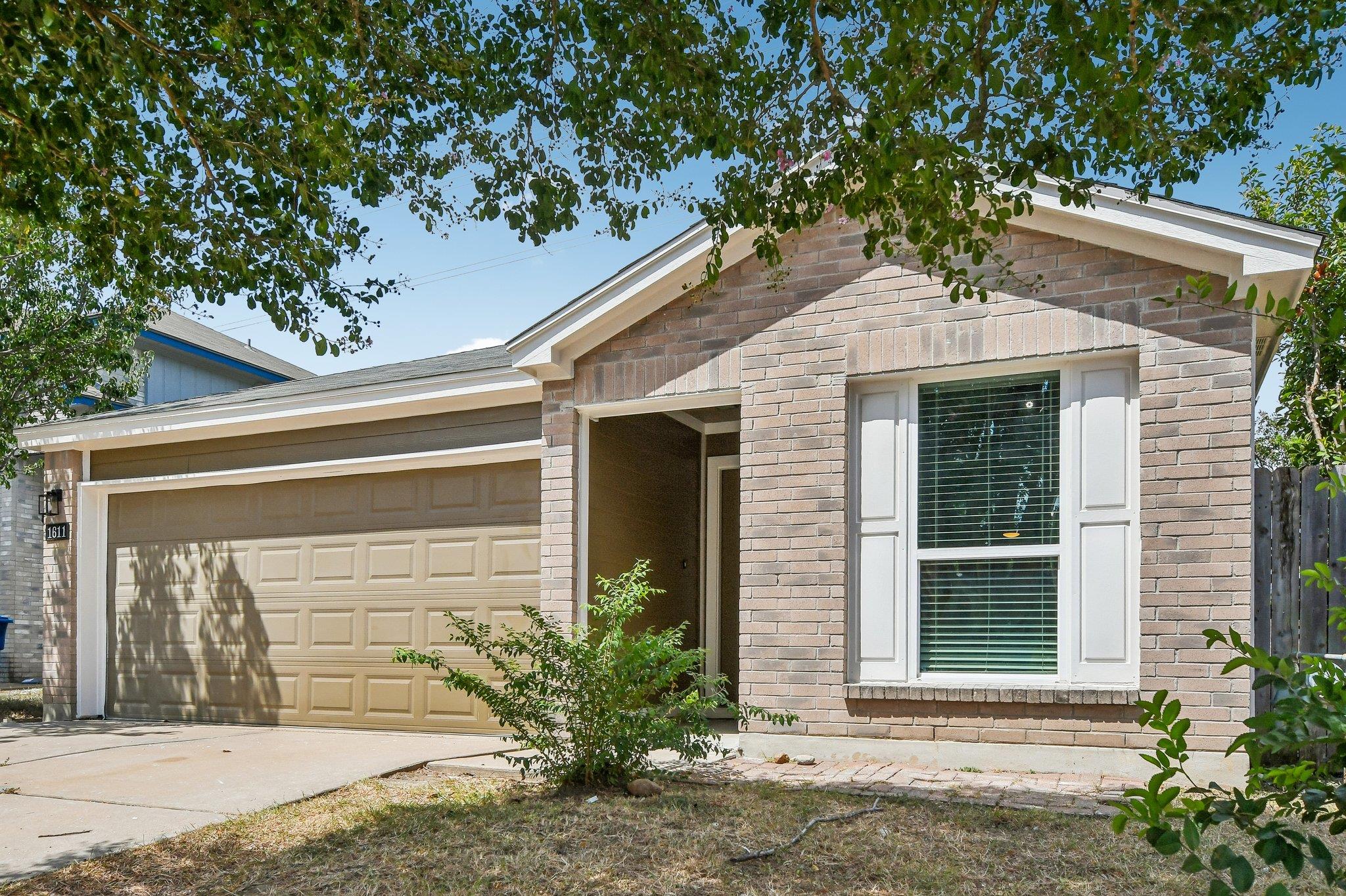 1611 Lantern Light DR — photo 4