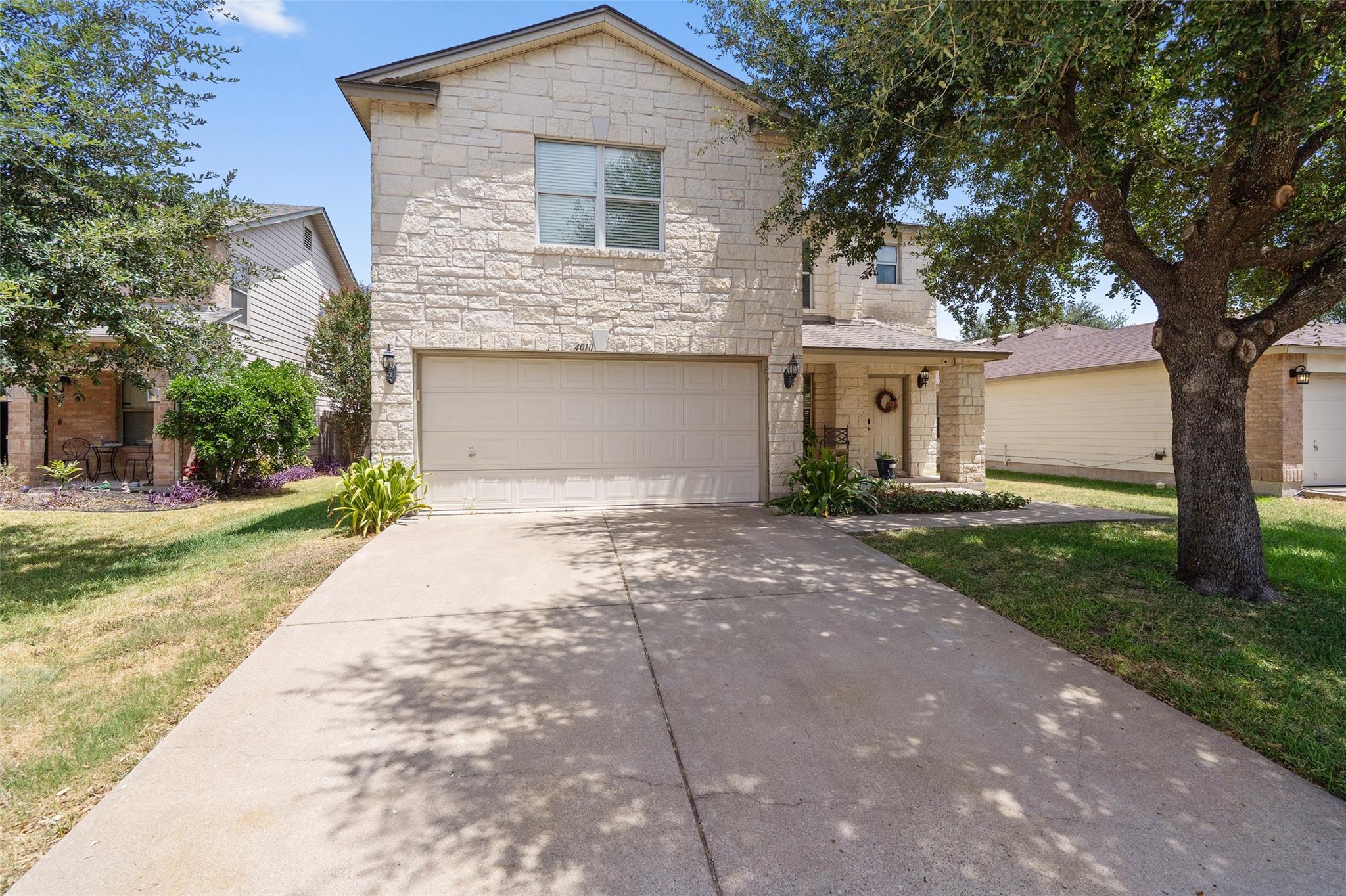 4010 Kings Canyon DR