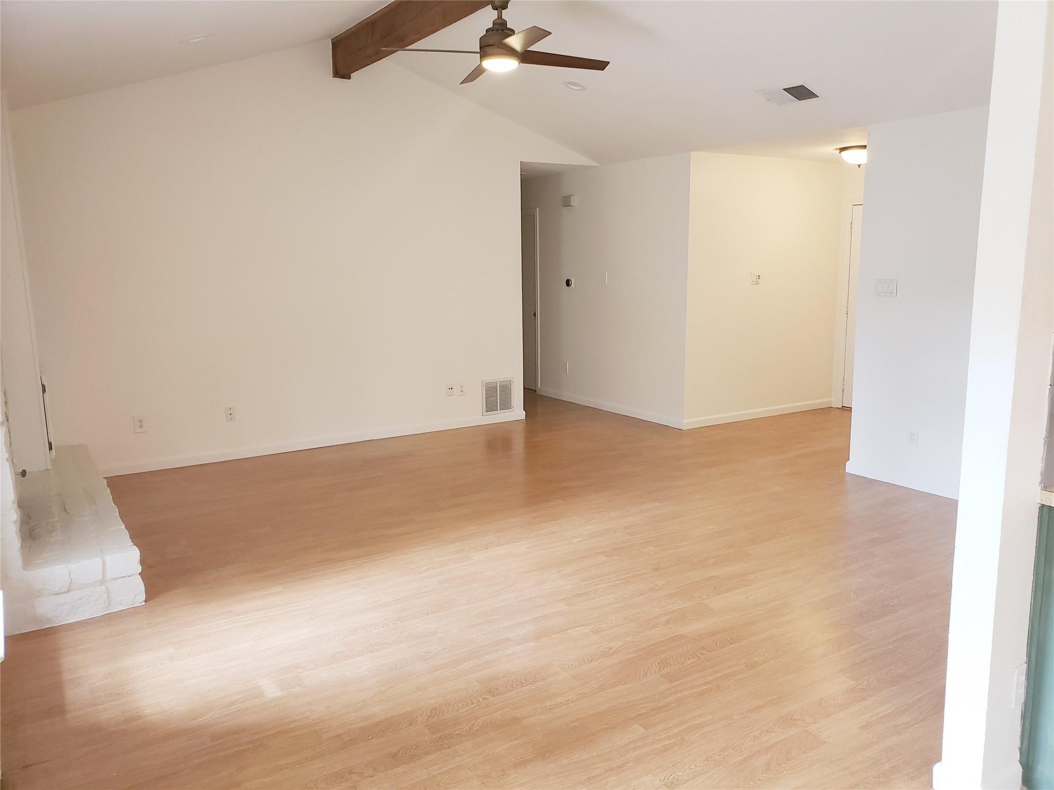 404 Oakridge PASS — photo 4