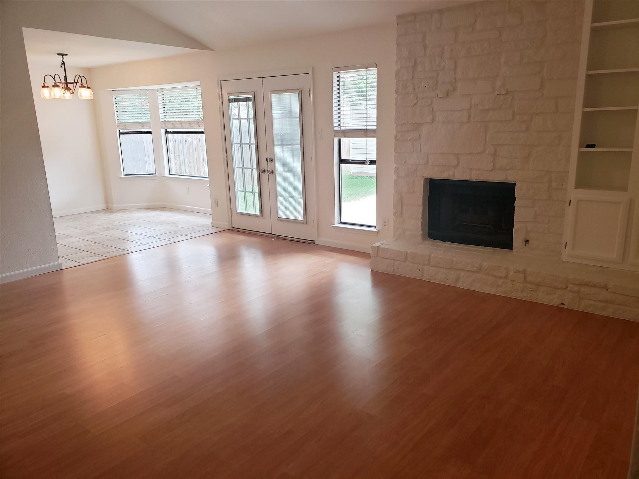 404 Oakridge PASS — photo 5