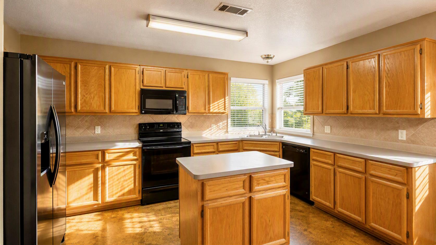 3301 Woodrow DR — photo 4