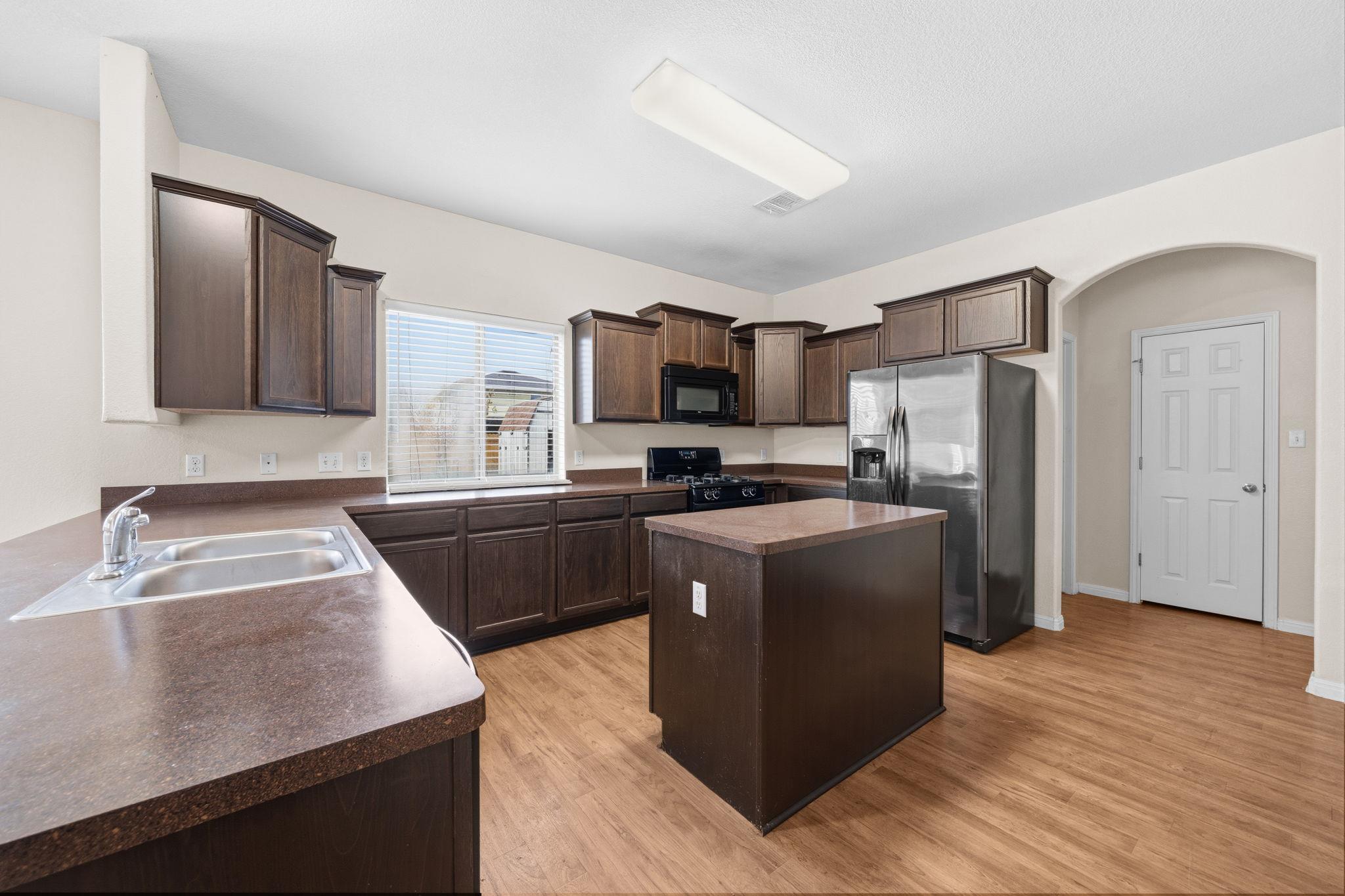 601 Silver Wing CT — photo 5